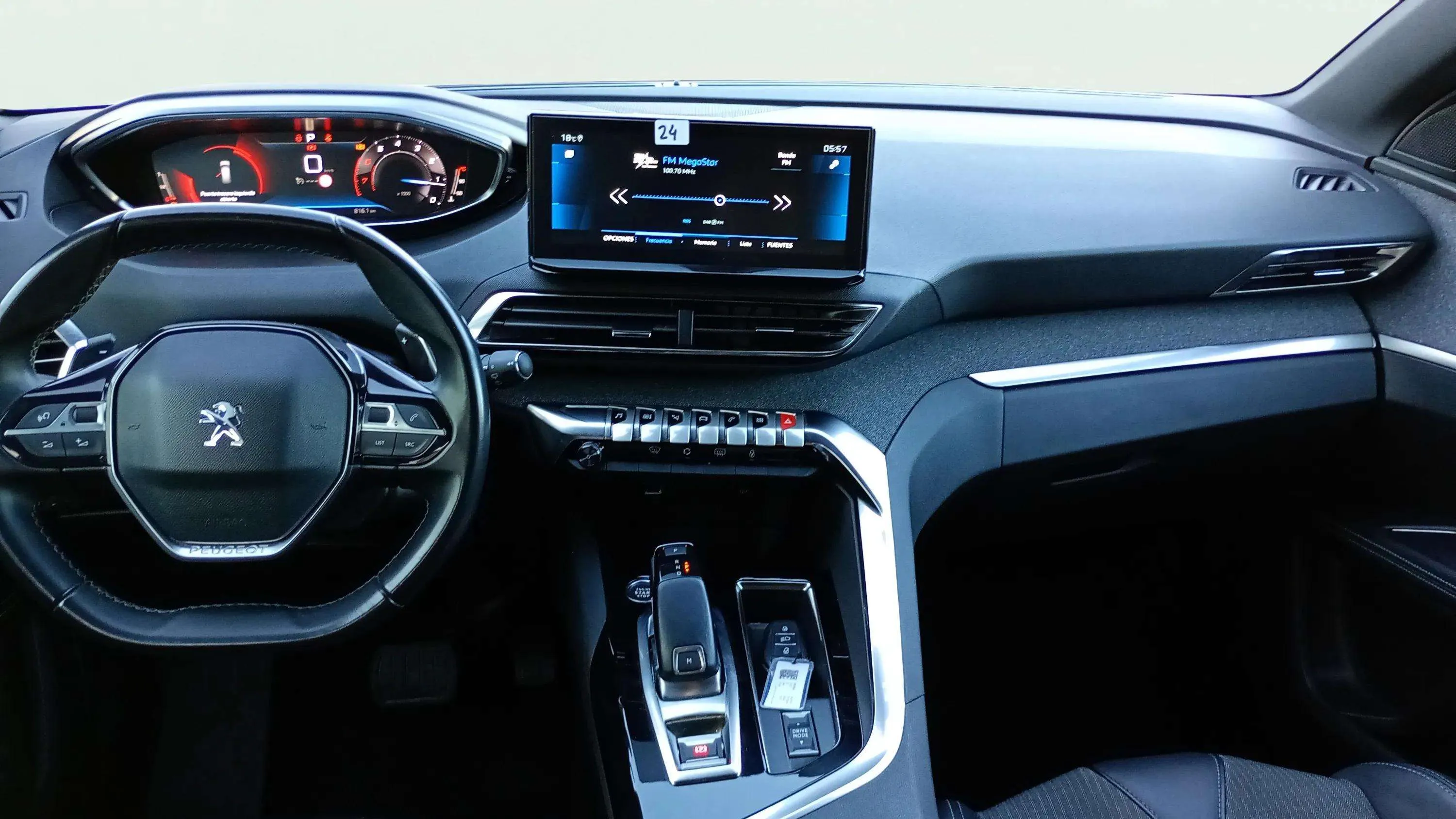 Peugeot 5008 1.2 PureTech Allure Pack EAT8 - foto 27