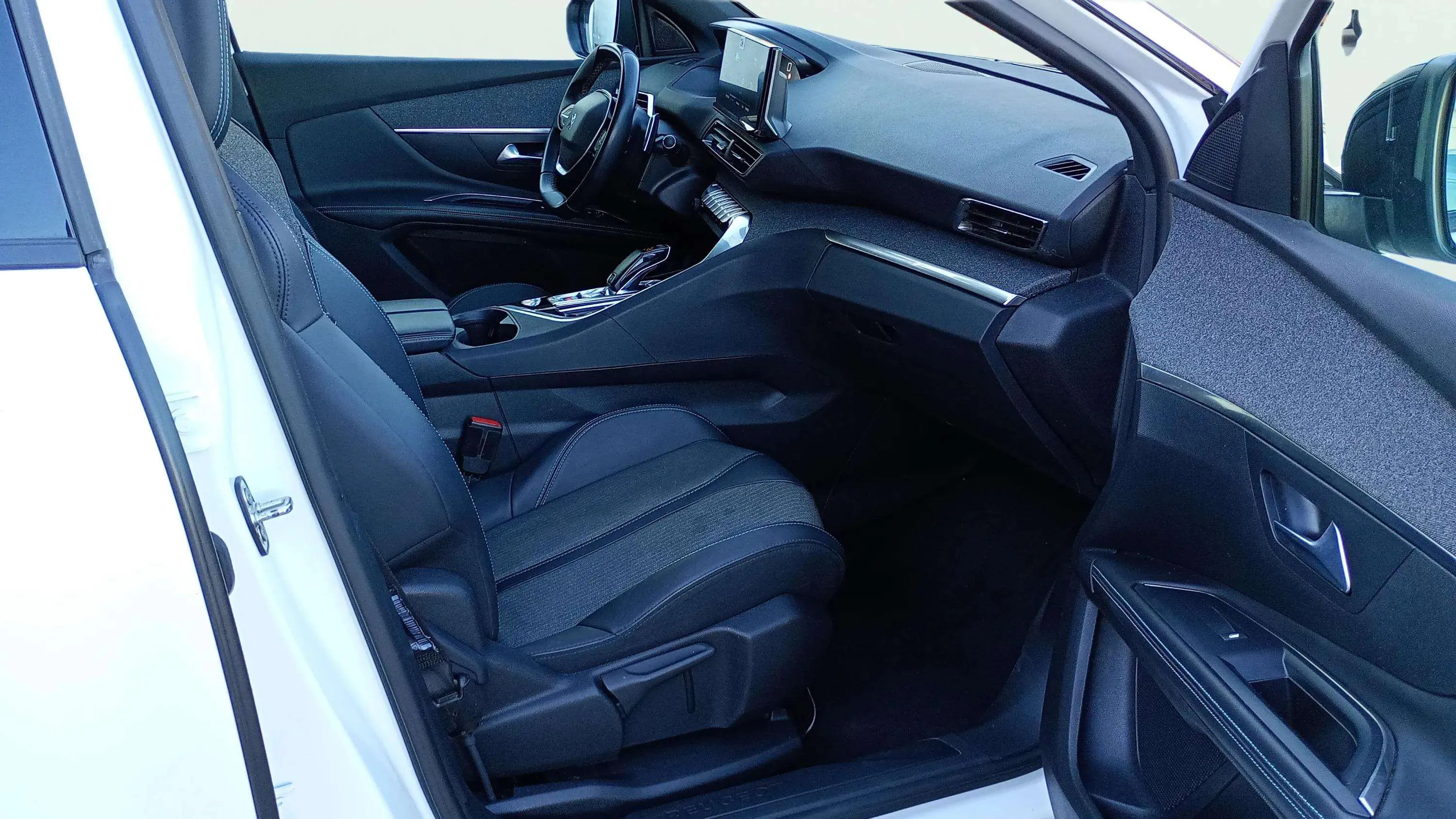 Peugeot 5008 1.2 PureTech Allure Pack EAT8 - foto 20
