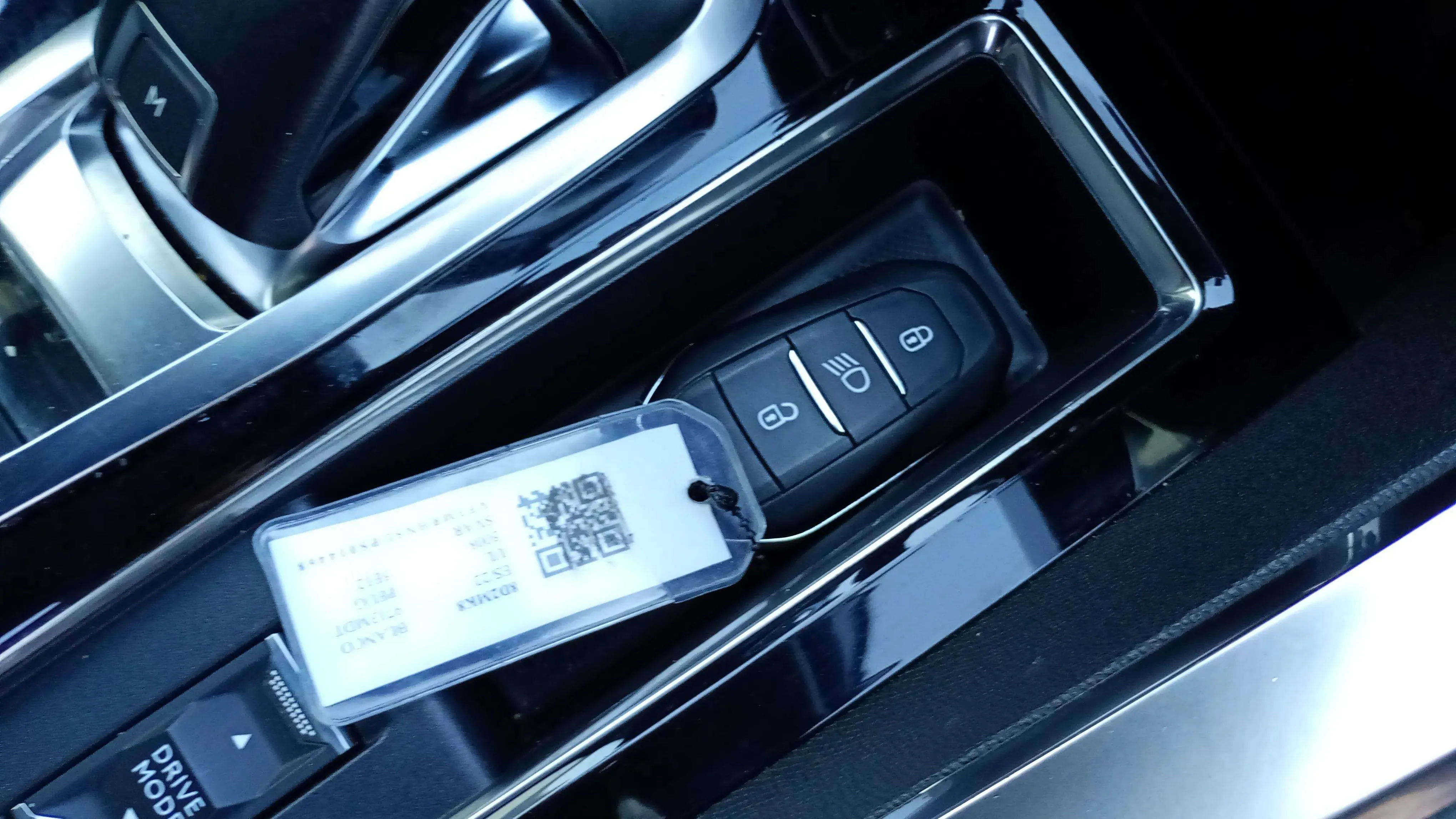 Peugeot 5008 1.2 PureTech Allure Pack EAT8 - foto 24