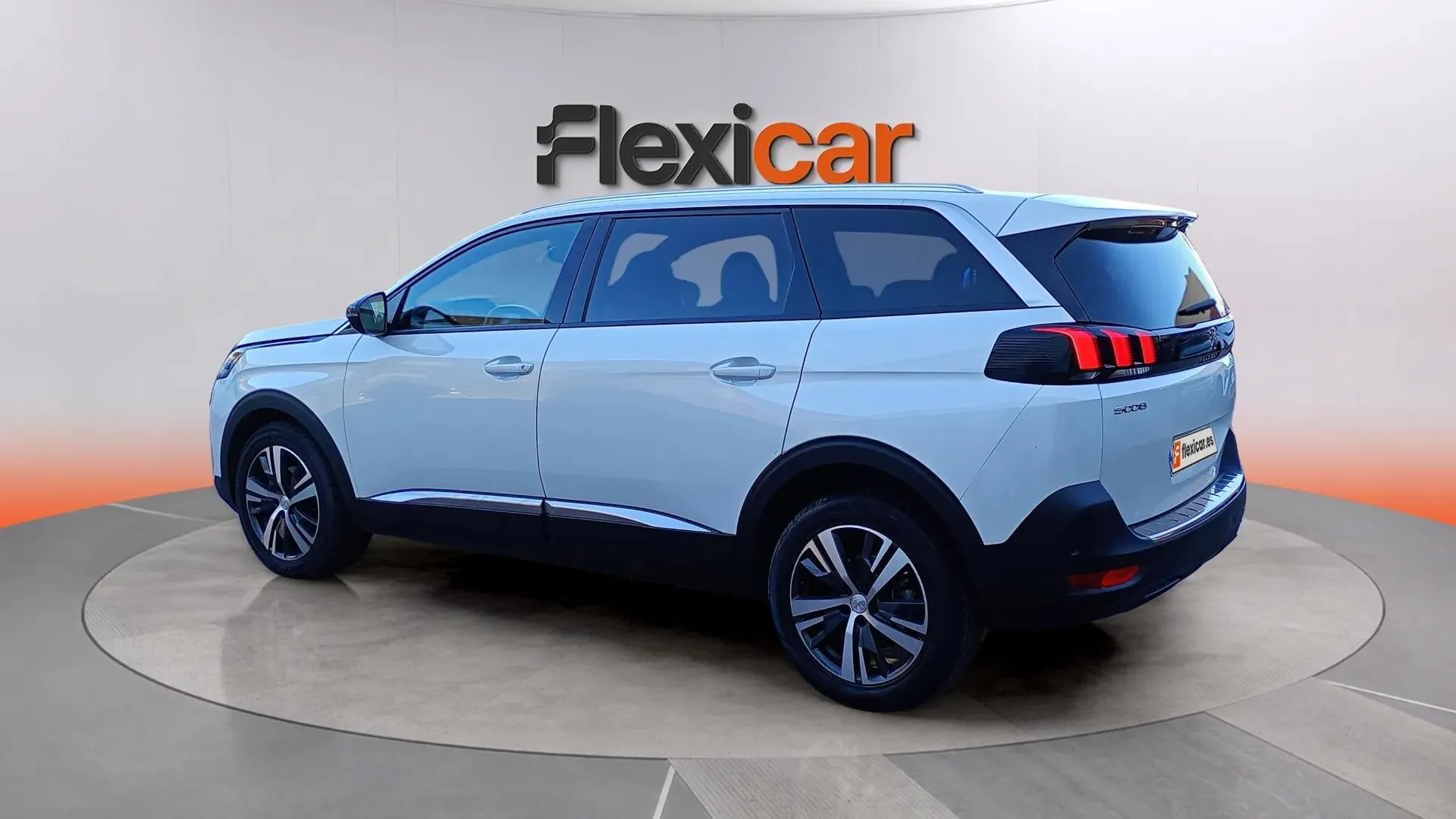 Peugeot 5008 1.2 PureTech Allure Pack EAT8 - foto 10