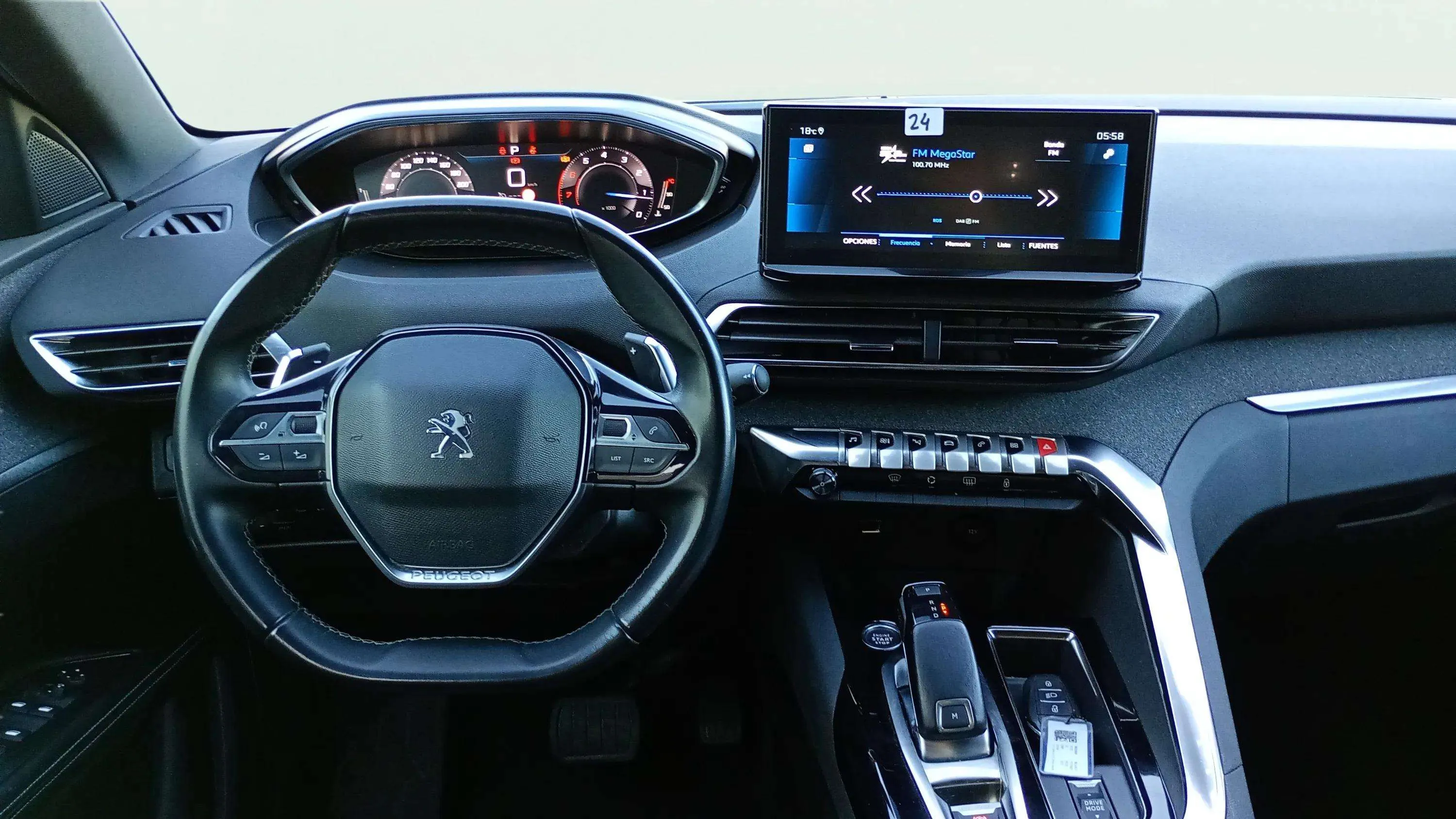Peugeot 5008 1.2 PureTech Allure Pack EAT8 - foto 17