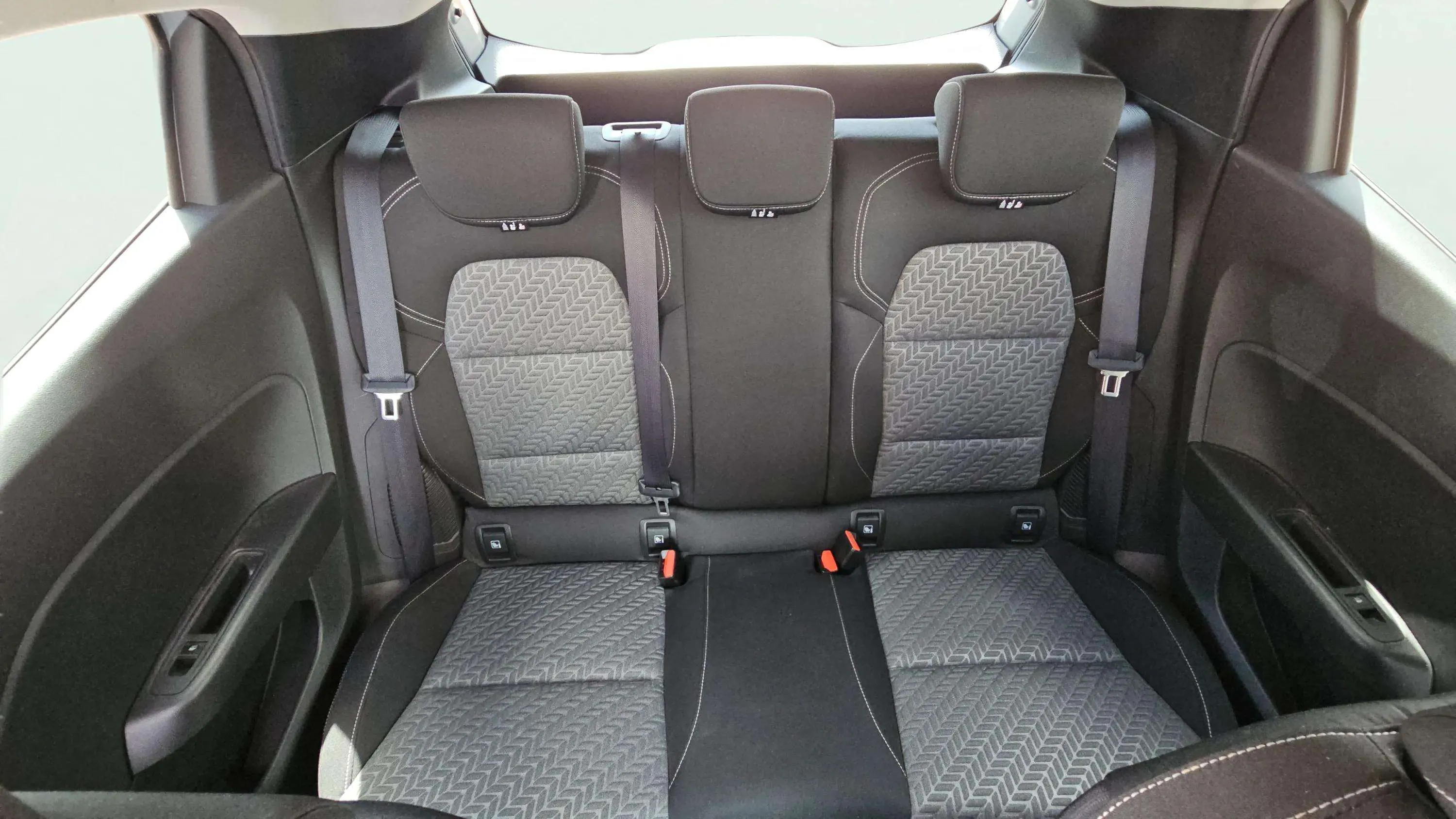 Renault Clio Evolution E-Tech full hybrid 145 - foto 22
