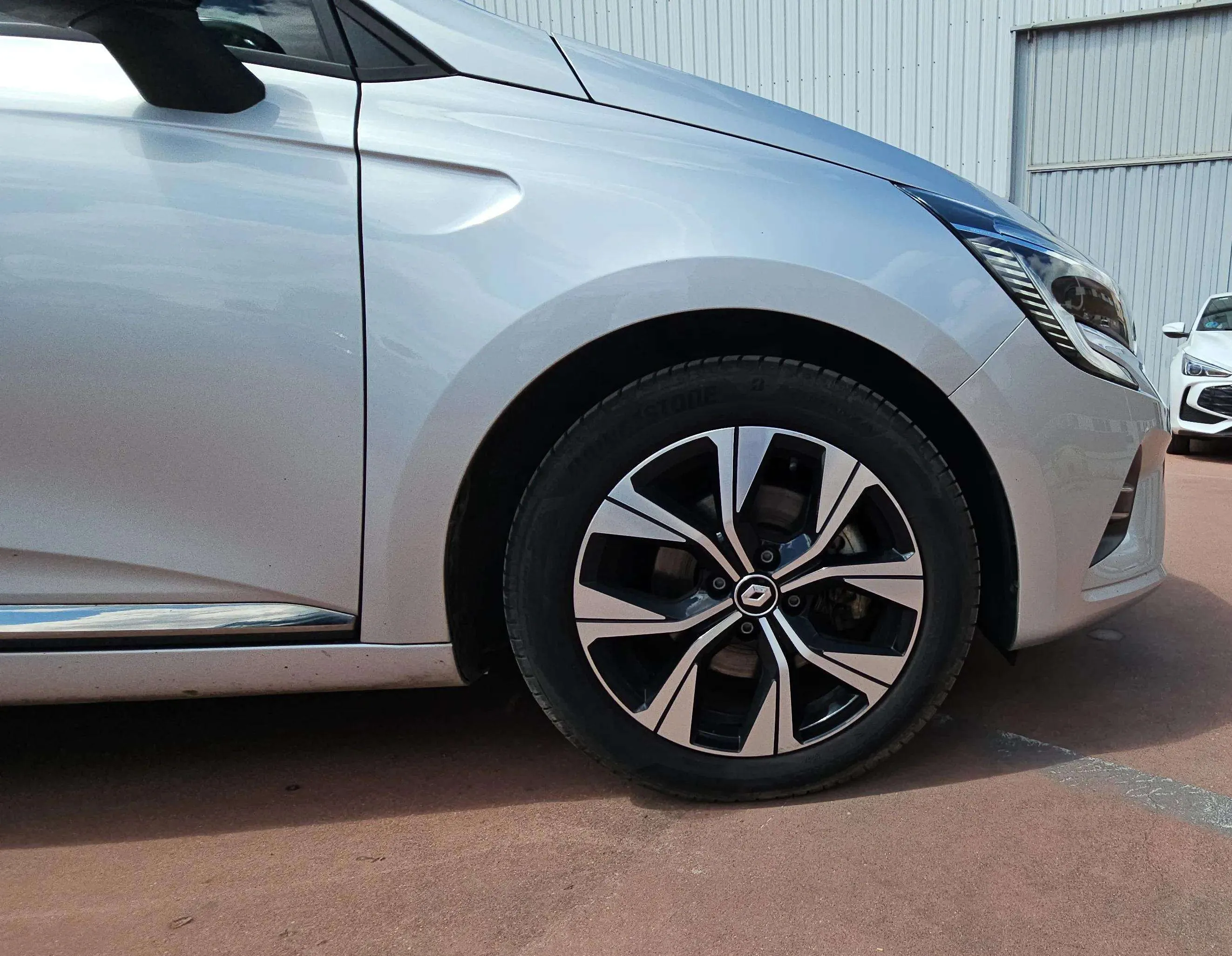 Renault Clio Evolution E-Tech full hybrid 145 - foto 10