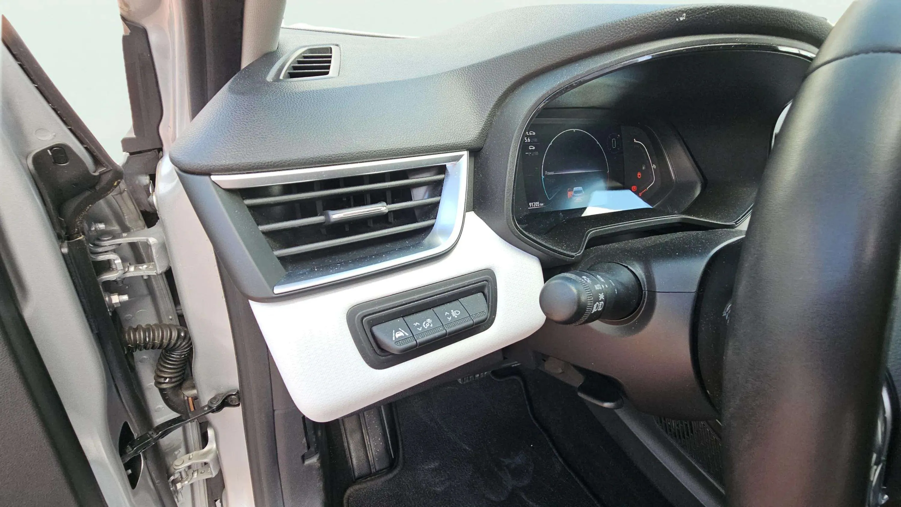 Renault Clio Evolution E-Tech full hybrid 145 - foto 17