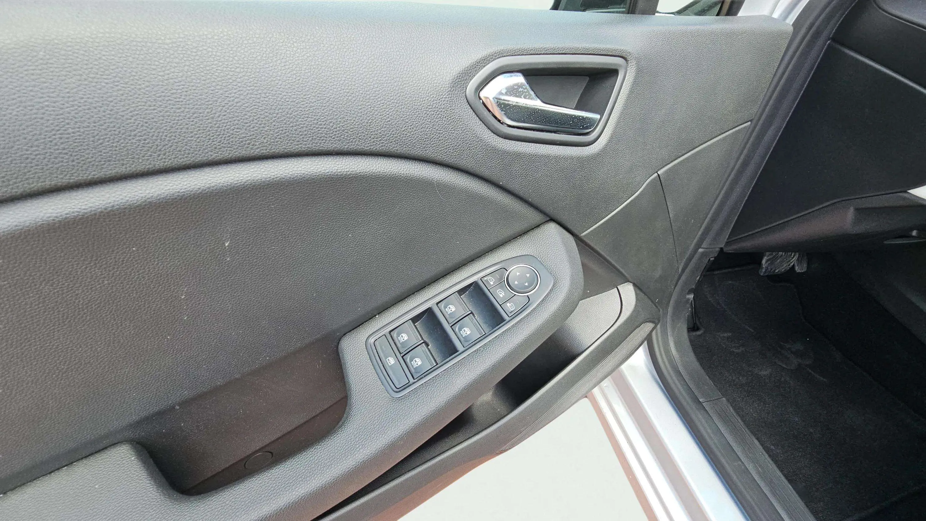 Renault Clio Evolution E-Tech full hybrid 145 - foto 26