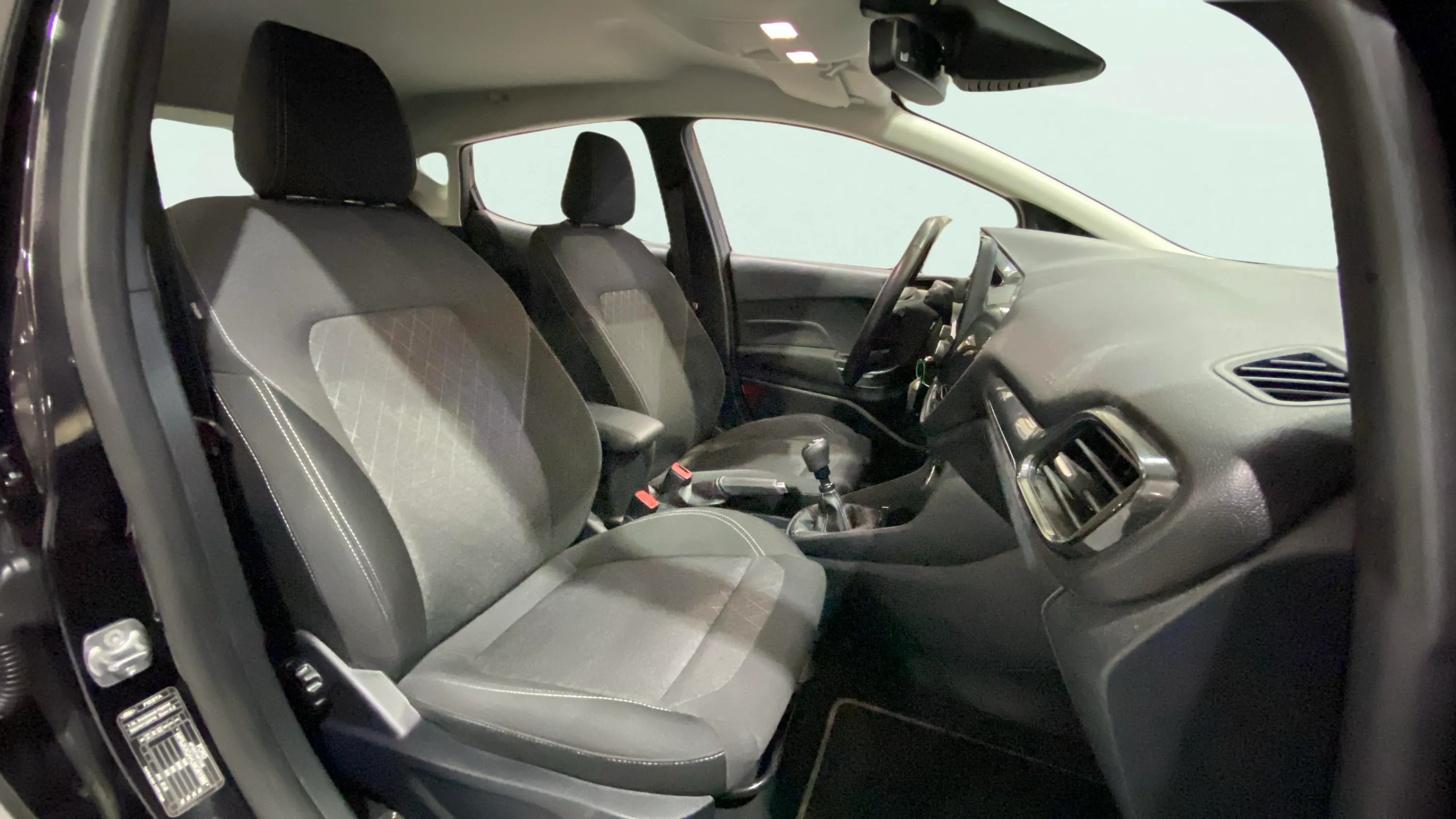 Ford Fiesta 1.0 EcoBoost MHEV Active - foto 11