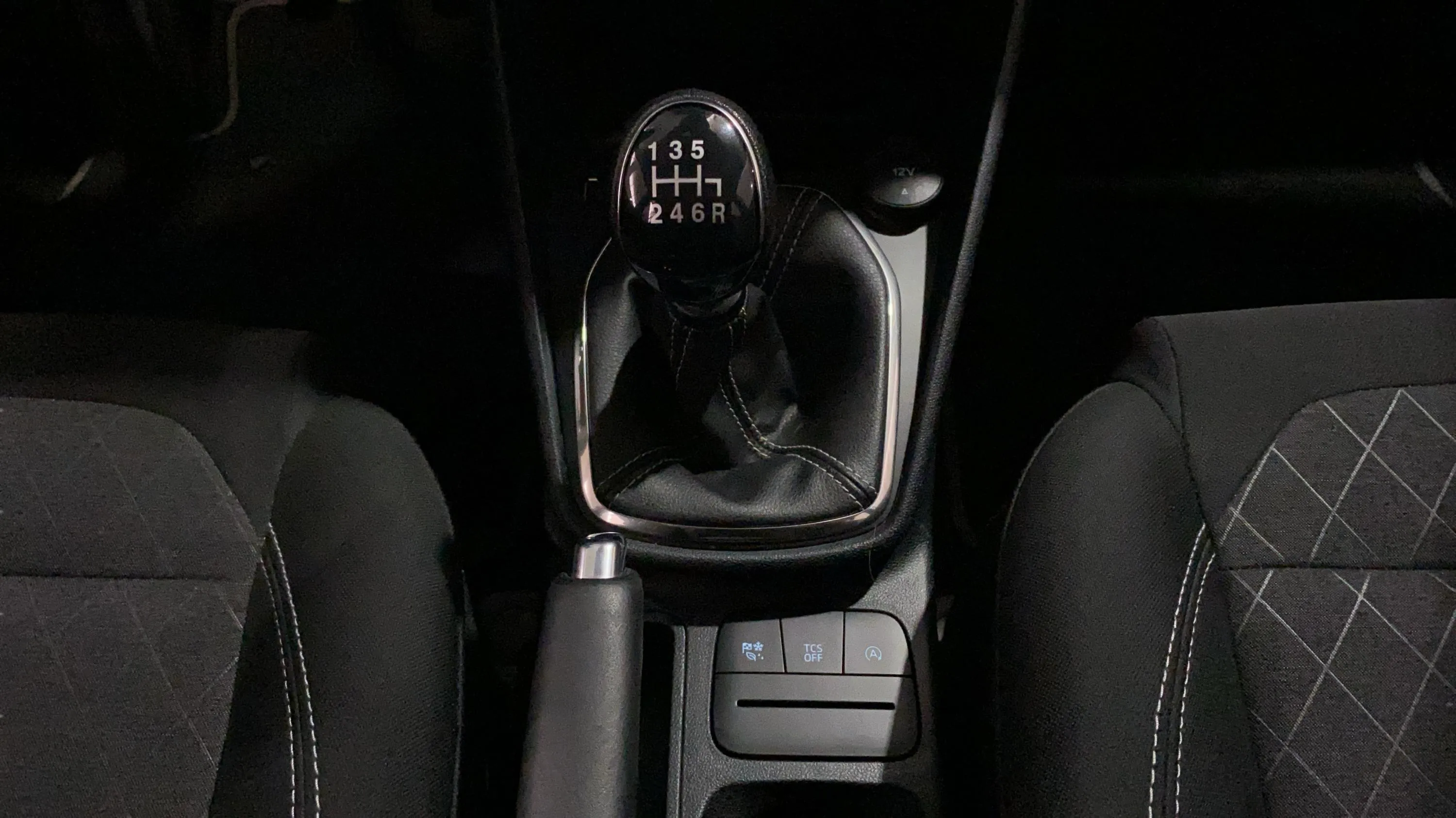 Ford Fiesta 1.0 EcoBoost MHEV Active - foto 27