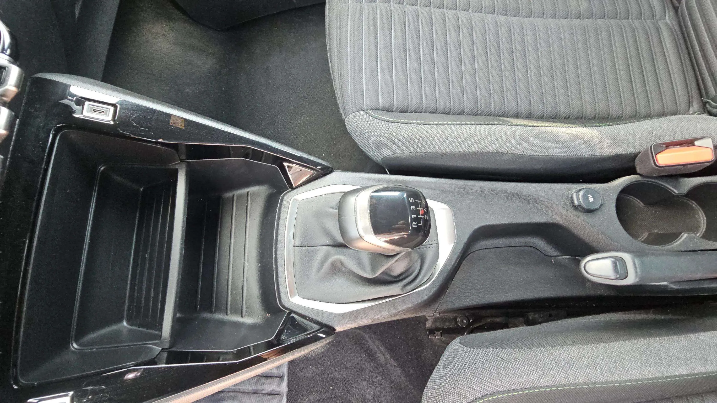 Peugeot 2008 Active PureTech 100 - foto 26