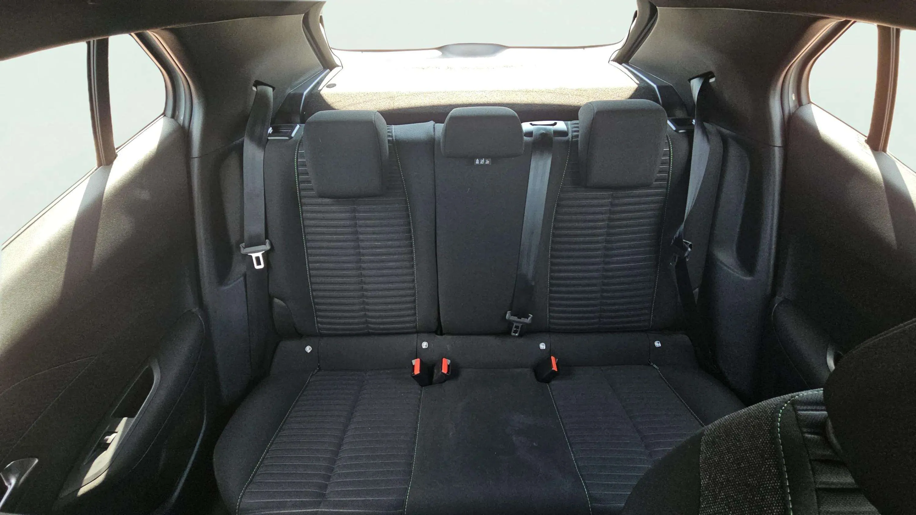 Peugeot 2008 Active PureTech 100 - foto 22