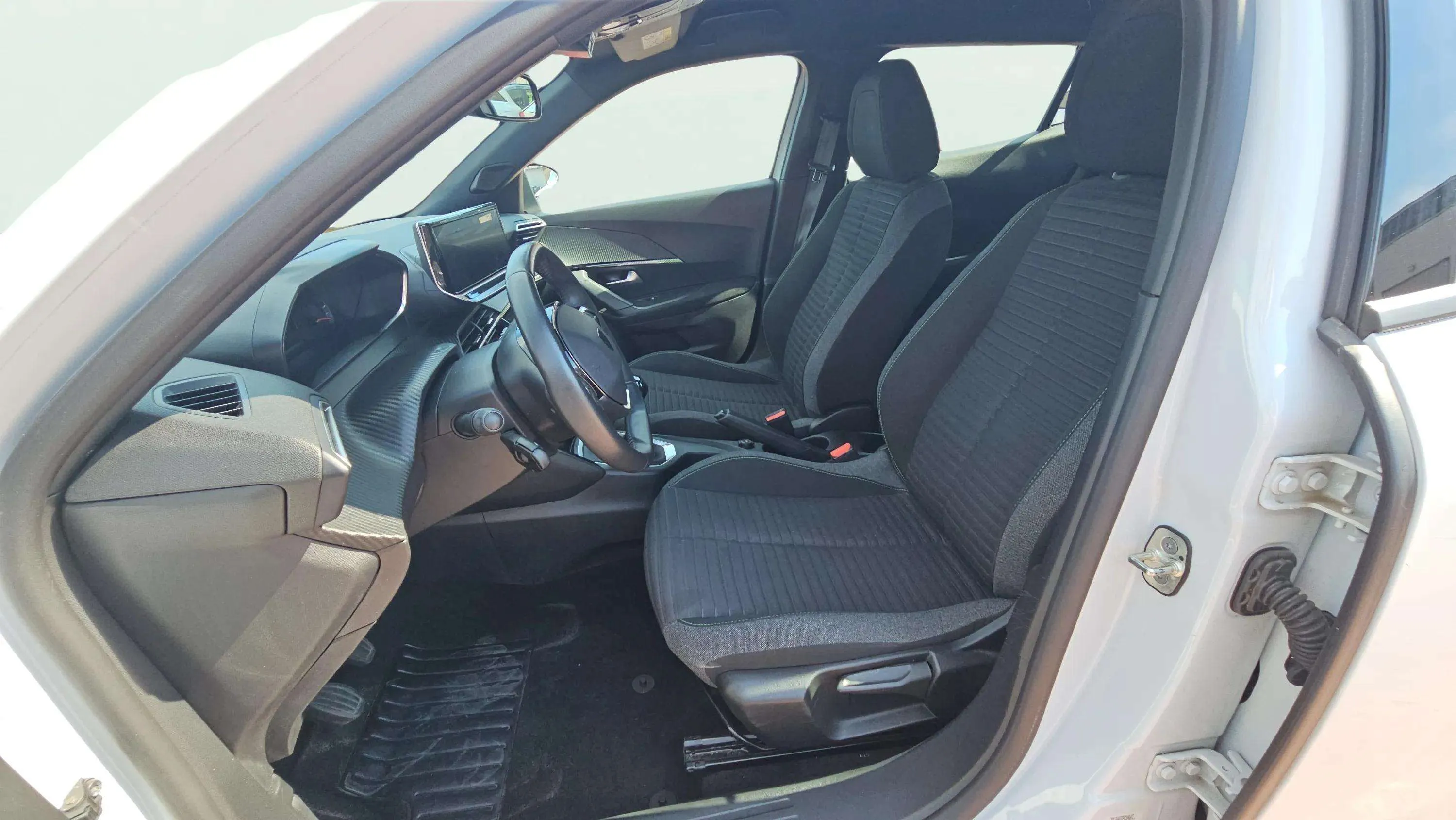 Peugeot 2008 Active PureTech 100 - foto 24
