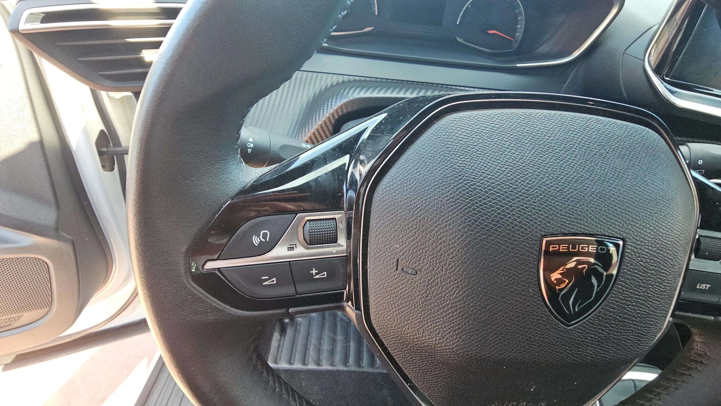 Peugeot 2008 Active PureTech 100 - foto 16