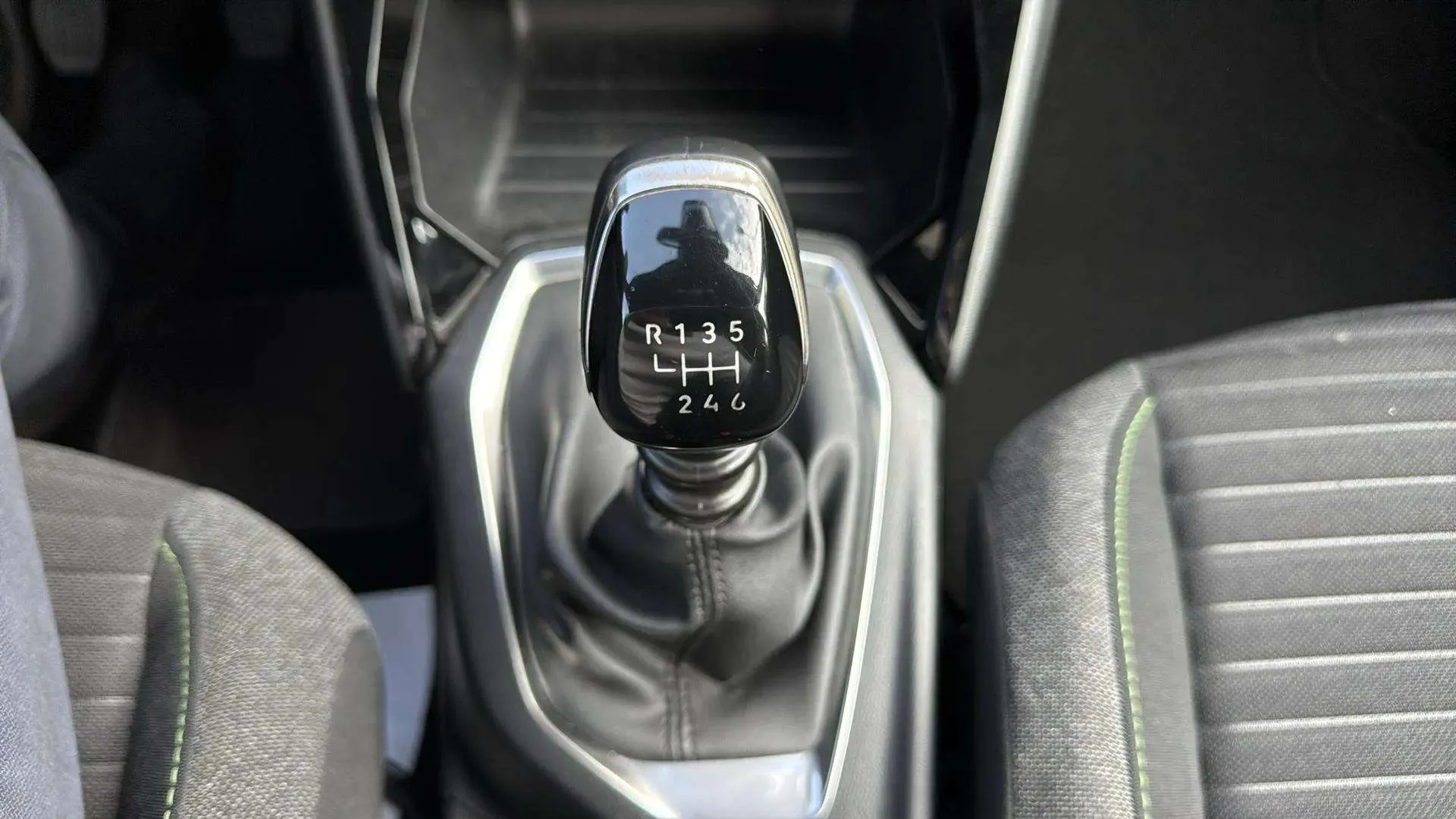 Peugeot 2008 Active PureTech 100 - foto 12