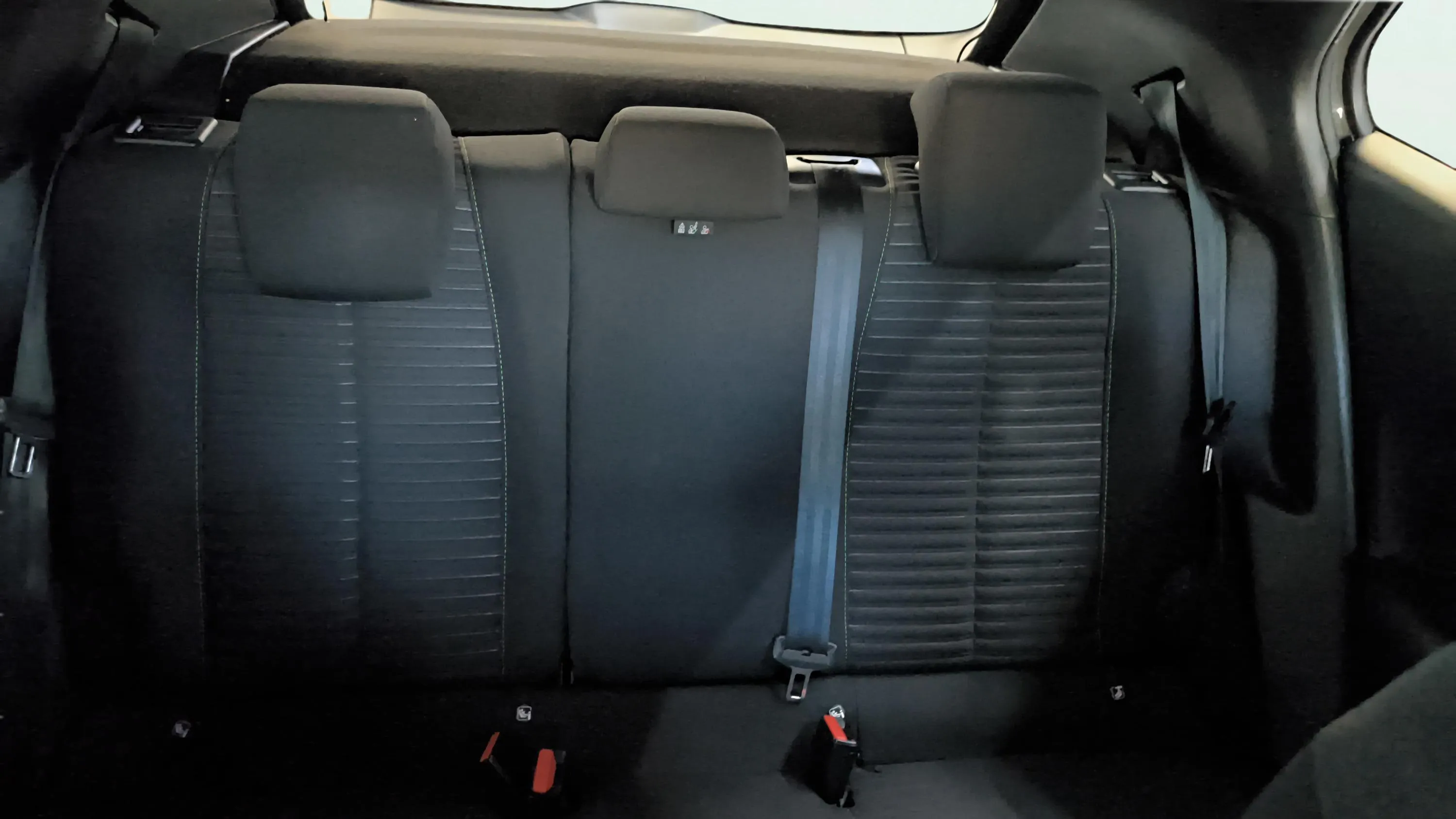 Peugeot 2008 Allure Pack PureTech 100 - foto 24