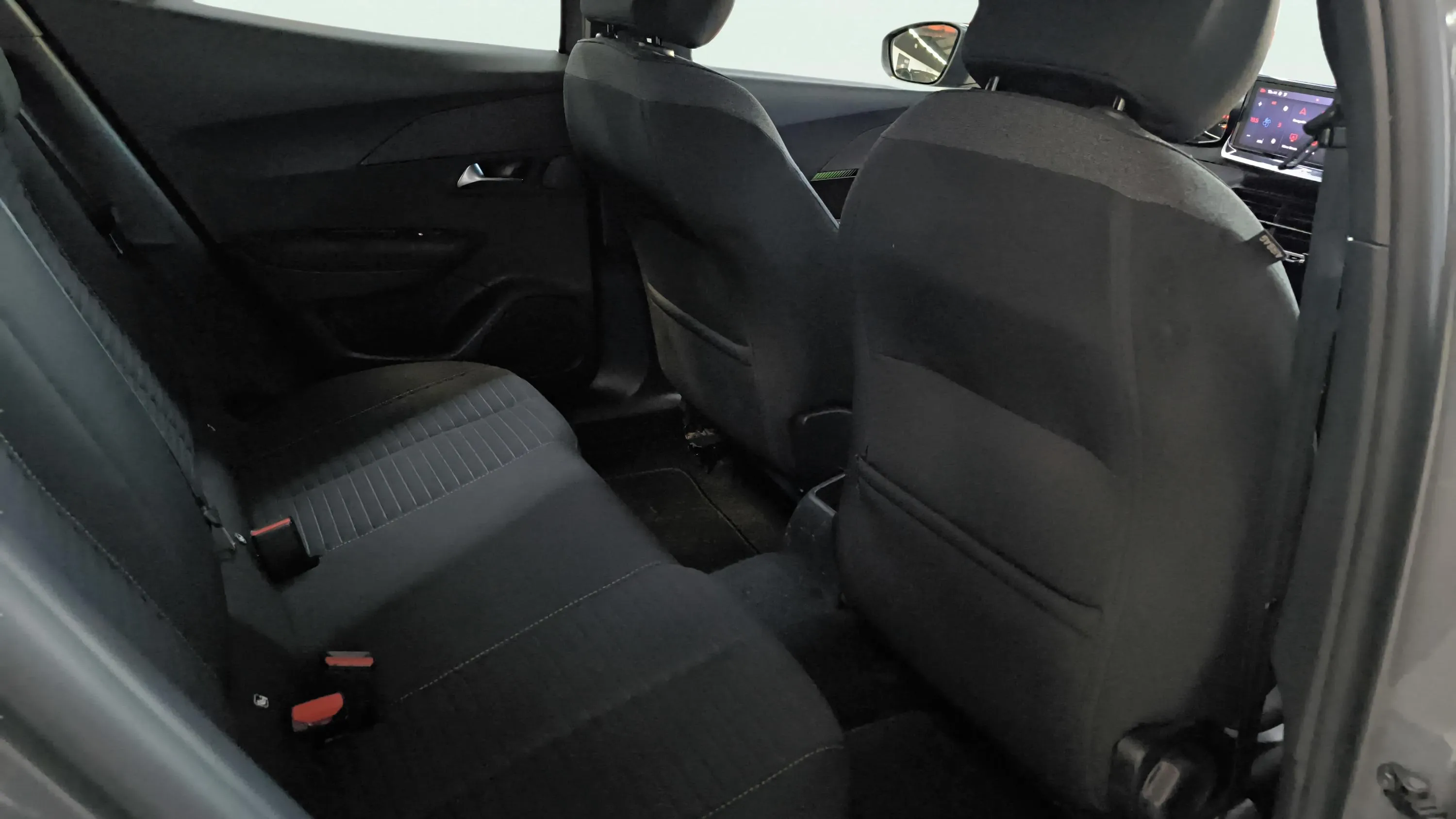 Peugeot 2008 Allure Pack PureTech 100 - foto 26