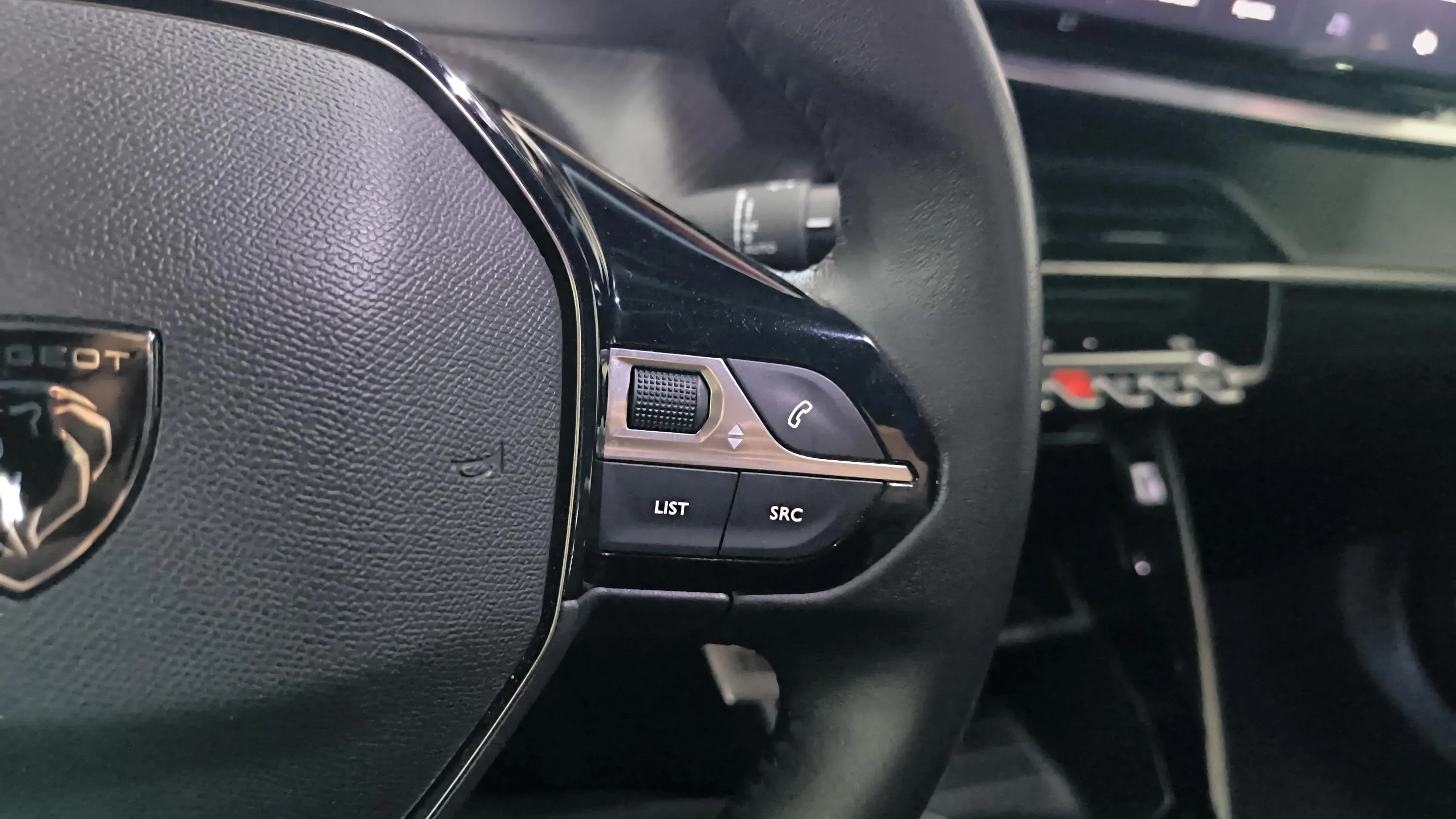 Peugeot 2008 Allure Pack PureTech 100 - foto 14