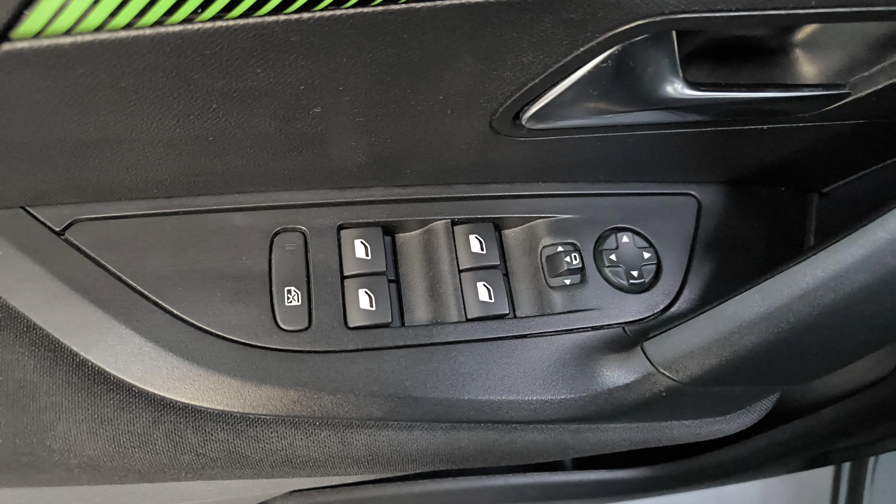 Peugeot 2008 Allure Pack PureTech 100 - foto 18