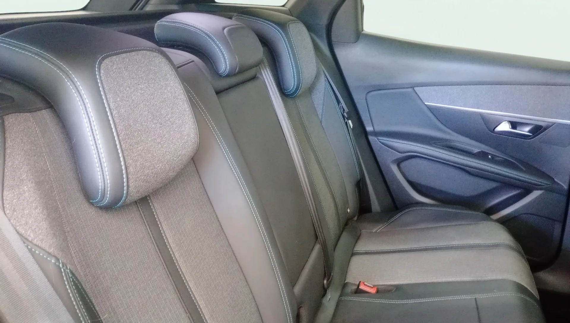 Peugeot 3008 180 e-EAT8 Allure Pack - foto 9