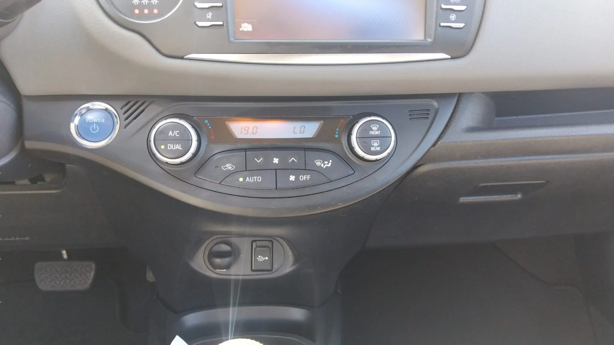 Toyota Yaris 1.5 100H Active - foto 16