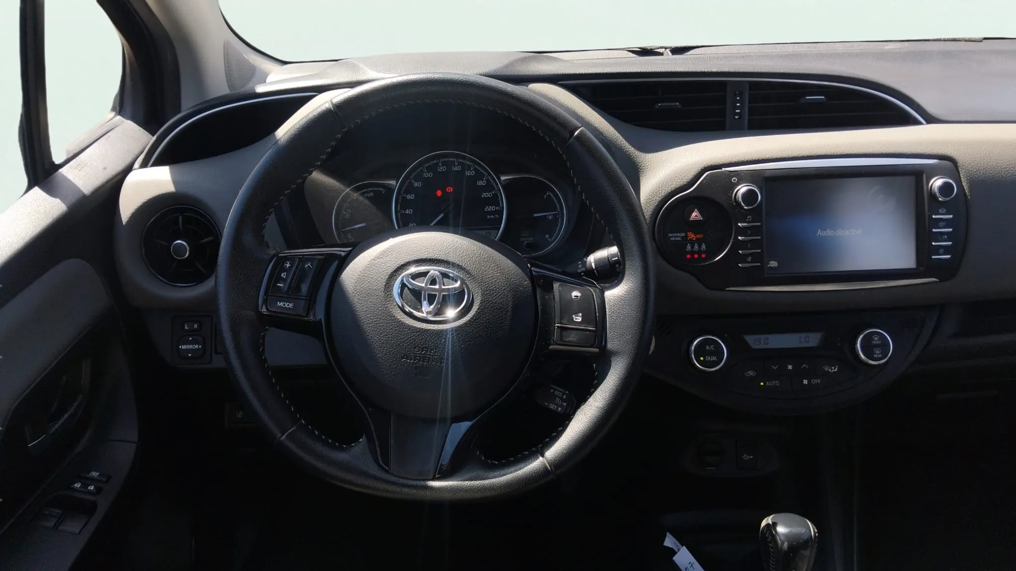 Toyota Yaris 1.5 100H Active - foto 13