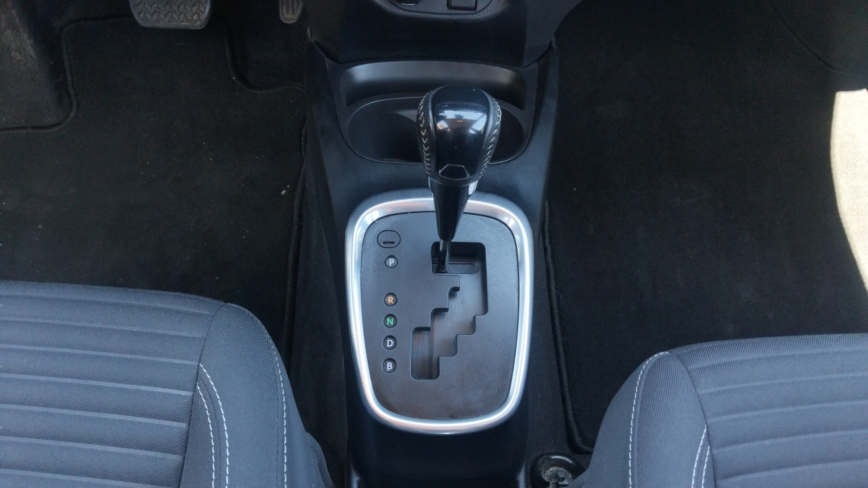 Toyota Yaris 1.5 100H Active - foto 17