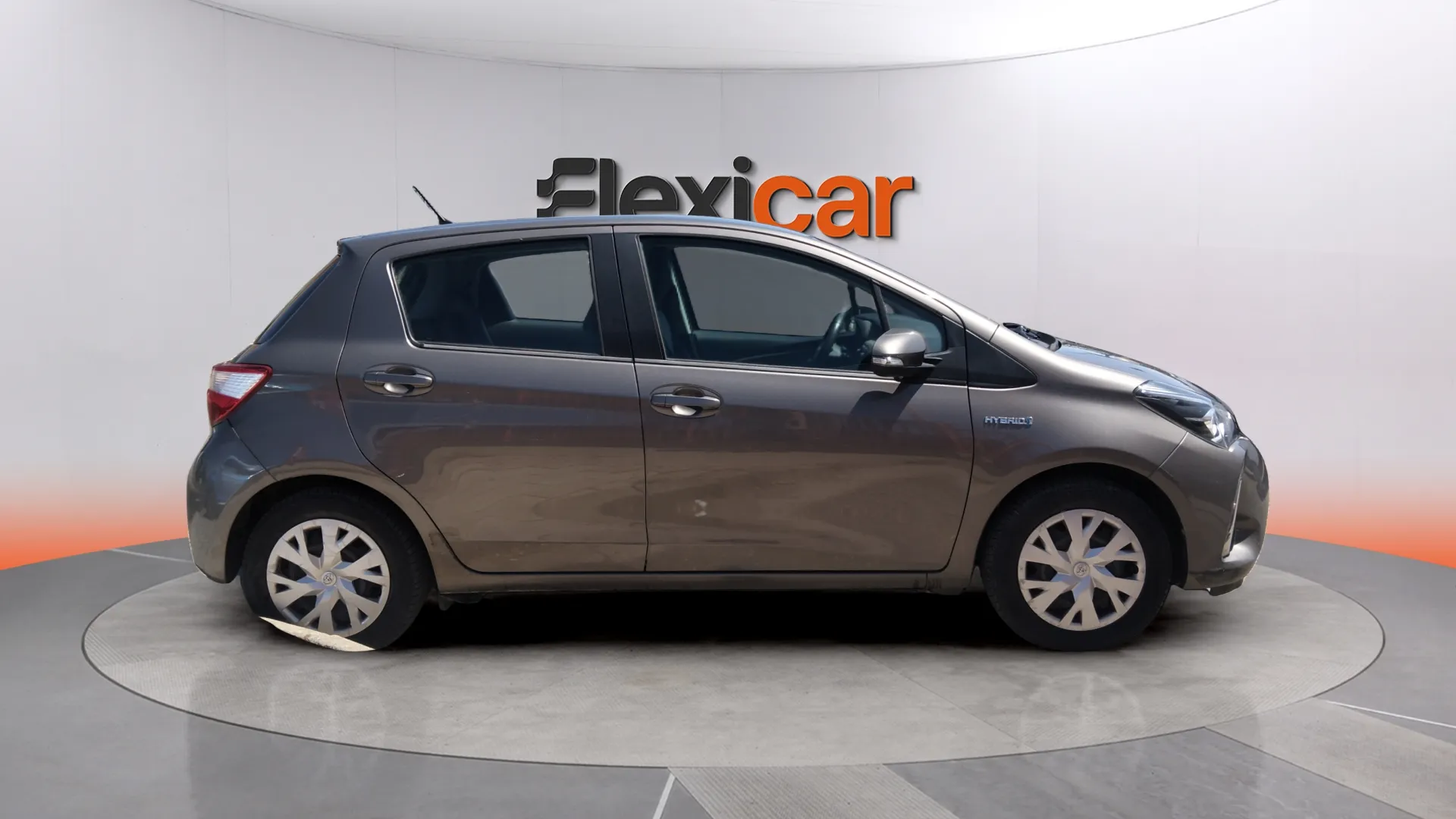Toyota Yaris 1.5 100H Active - foto 6