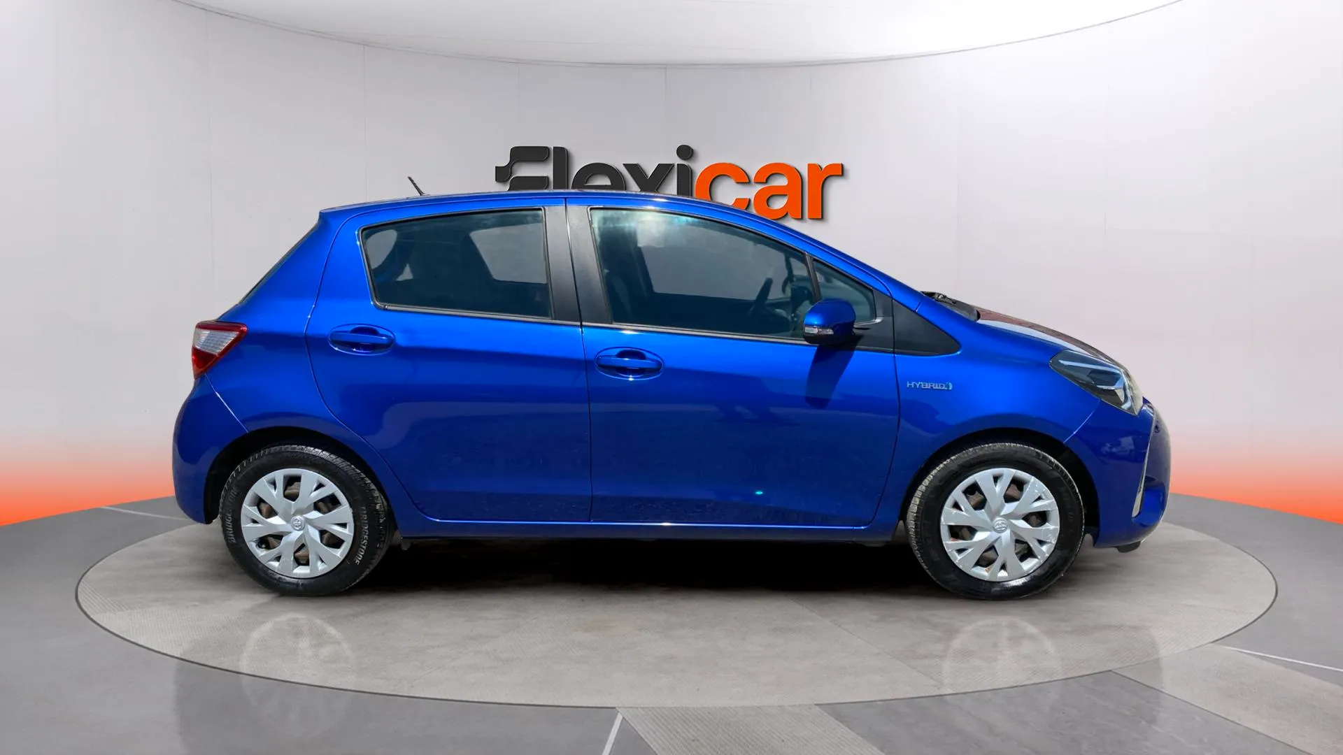 Toyota Yaris 1.5 100H Active - foto 8