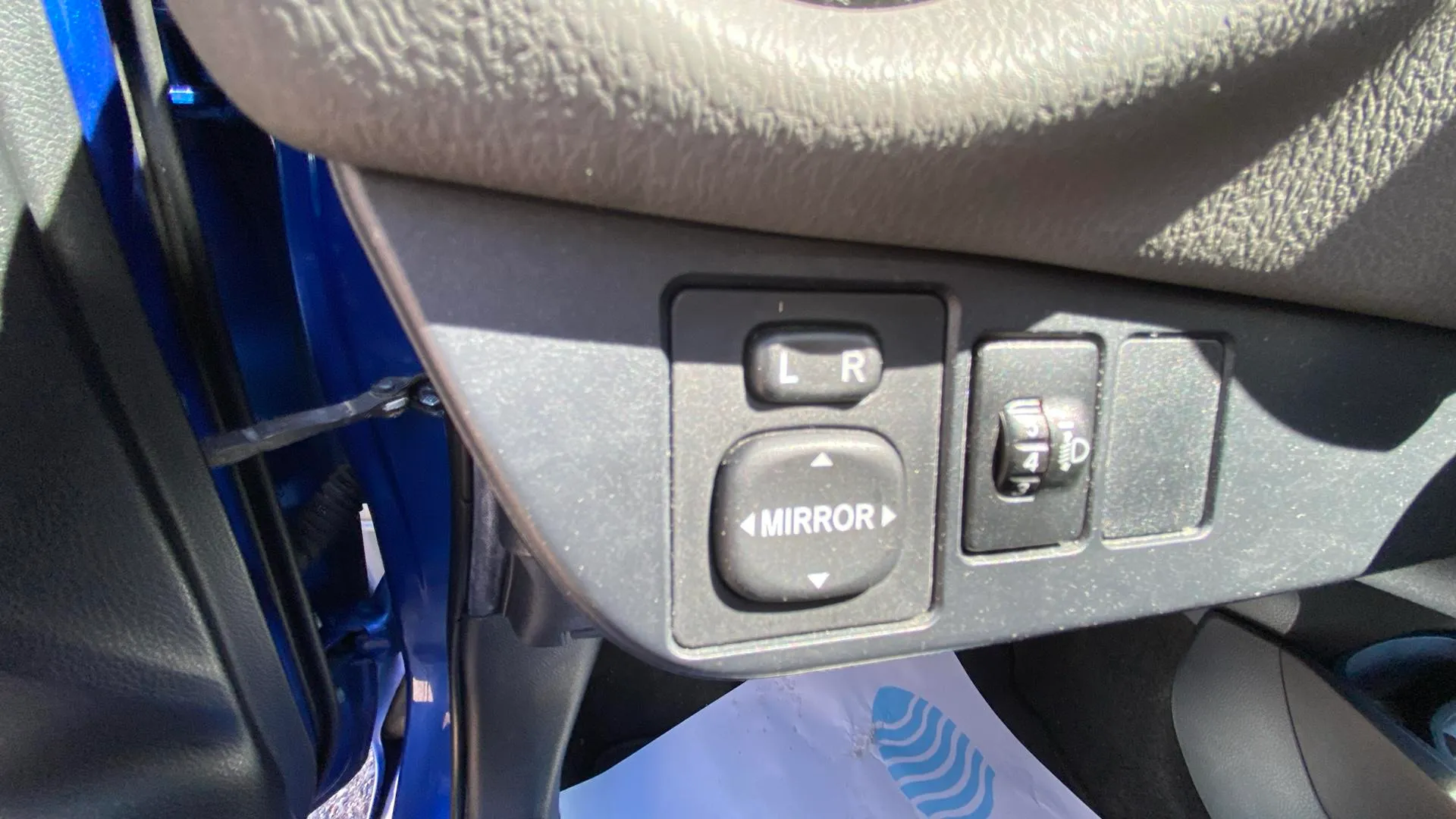 Toyota Yaris 1.5 100H Active - foto 21