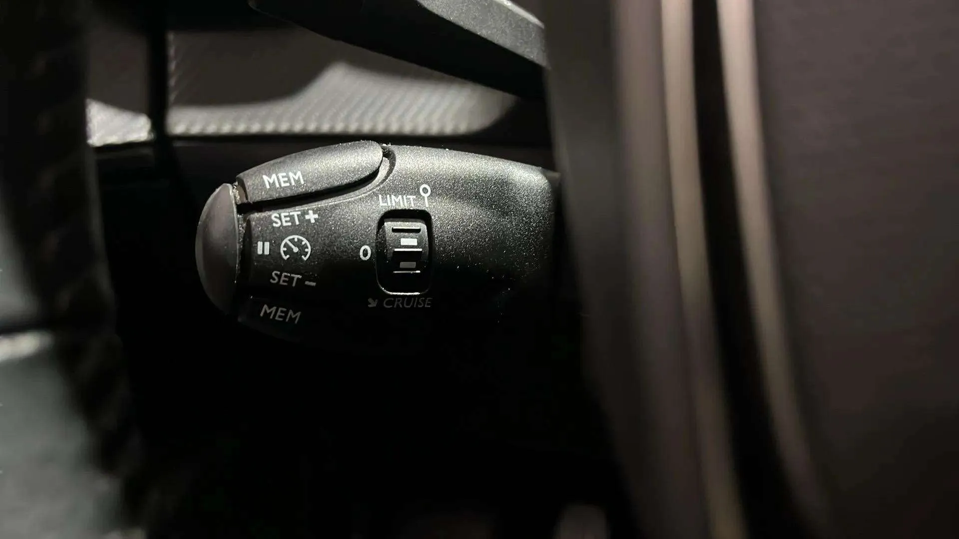 Peugeot 2008 Active PureTech 100 - foto 21