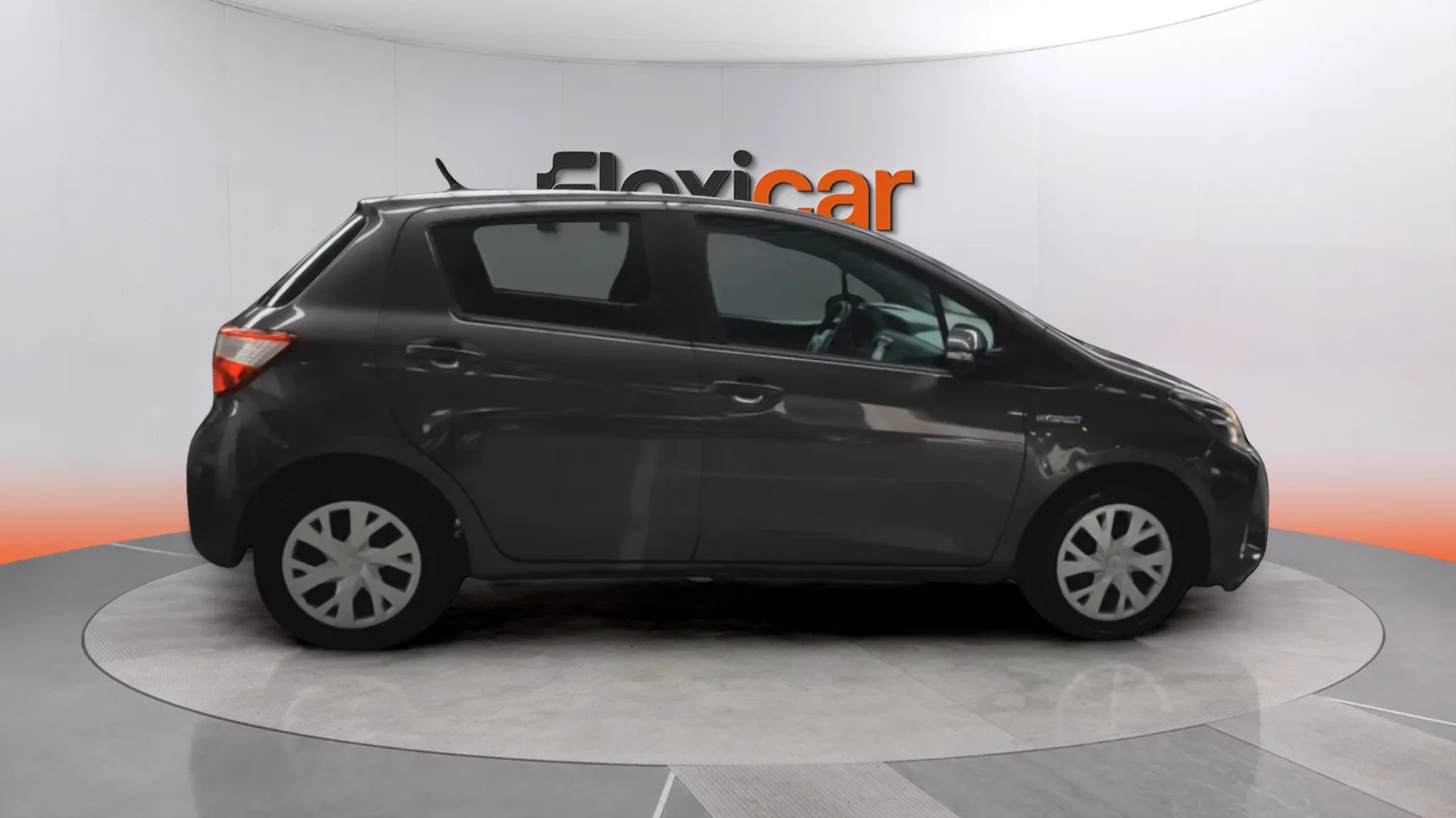 Toyota Yaris 1.5 100H Active - foto 8