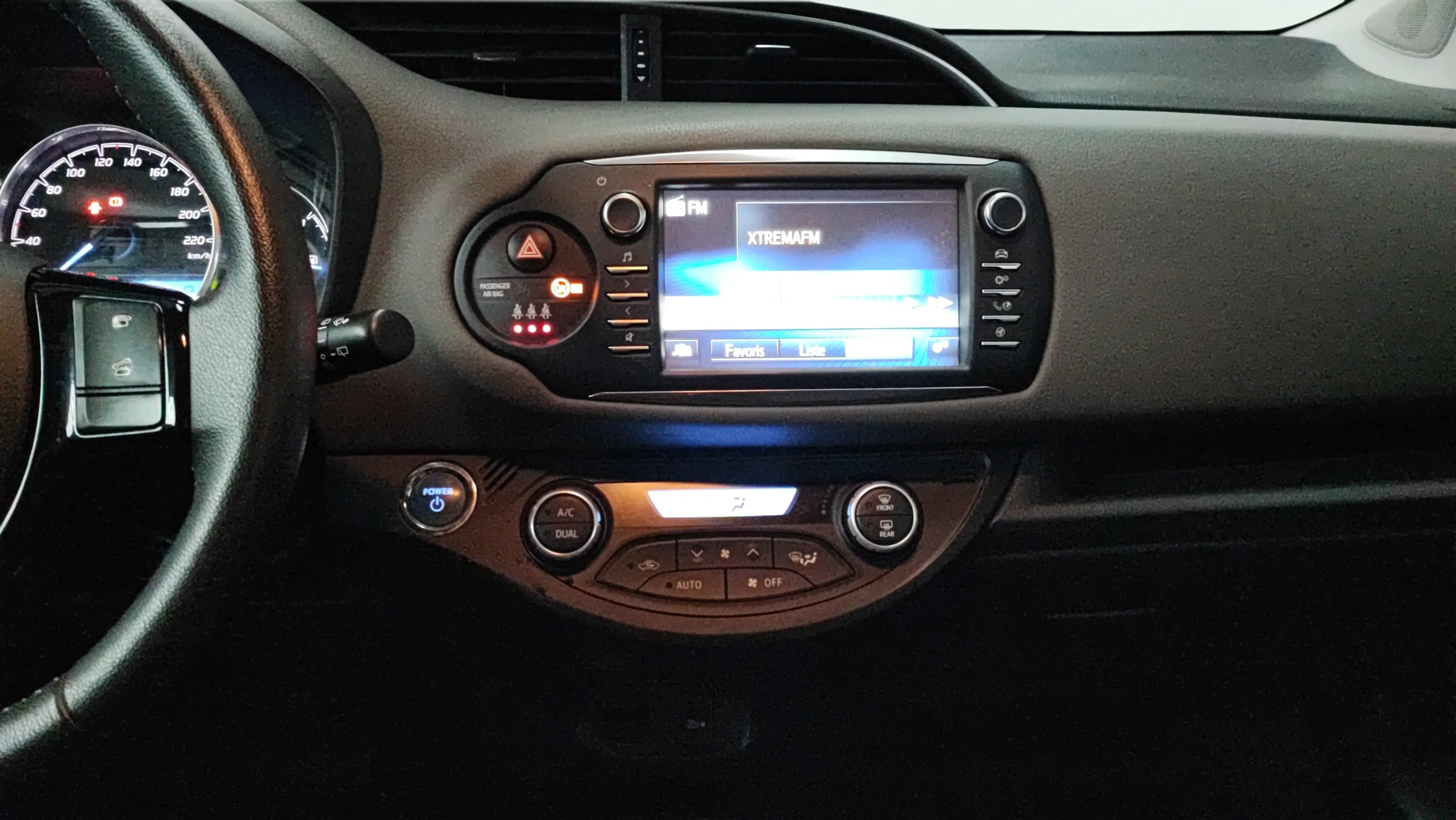Toyota Yaris 1.5 100H Active - foto 14