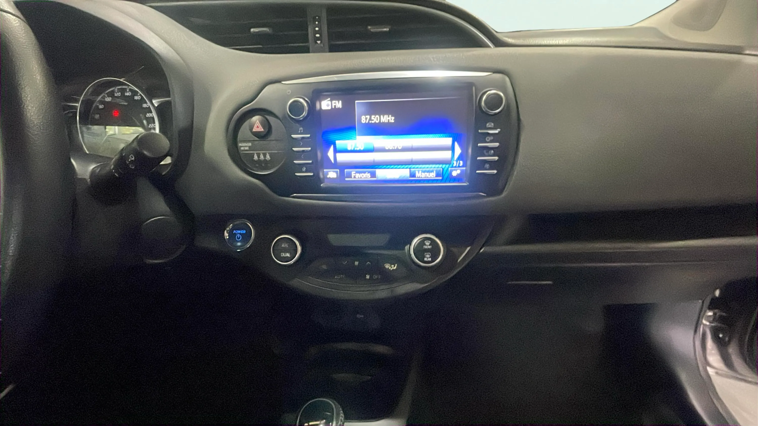 Toyota Yaris 1.5 100H Active - foto 12