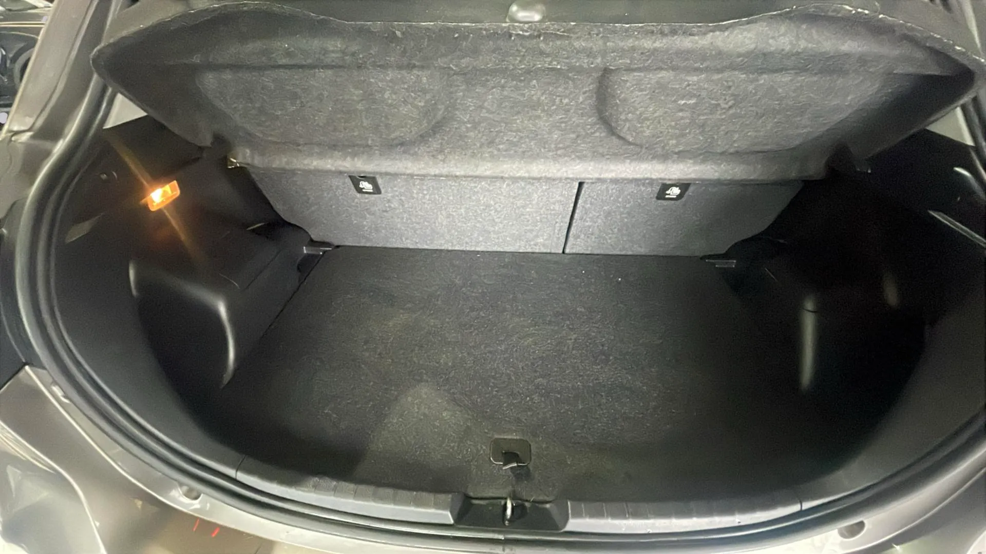 Toyota Yaris 1.5 100H Active - foto 23
