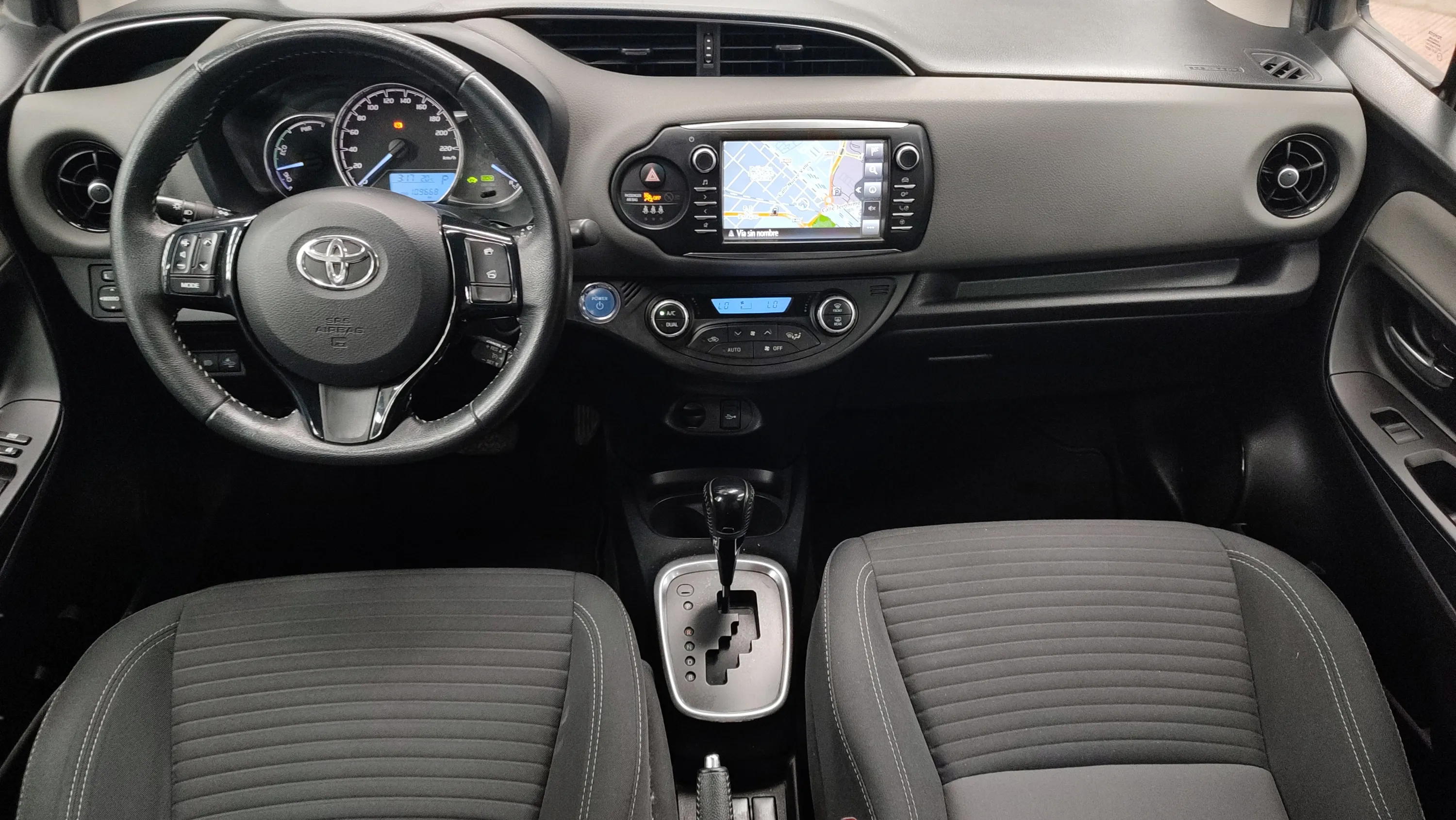 Toyota Yaris 1.5 100H Active - foto 18