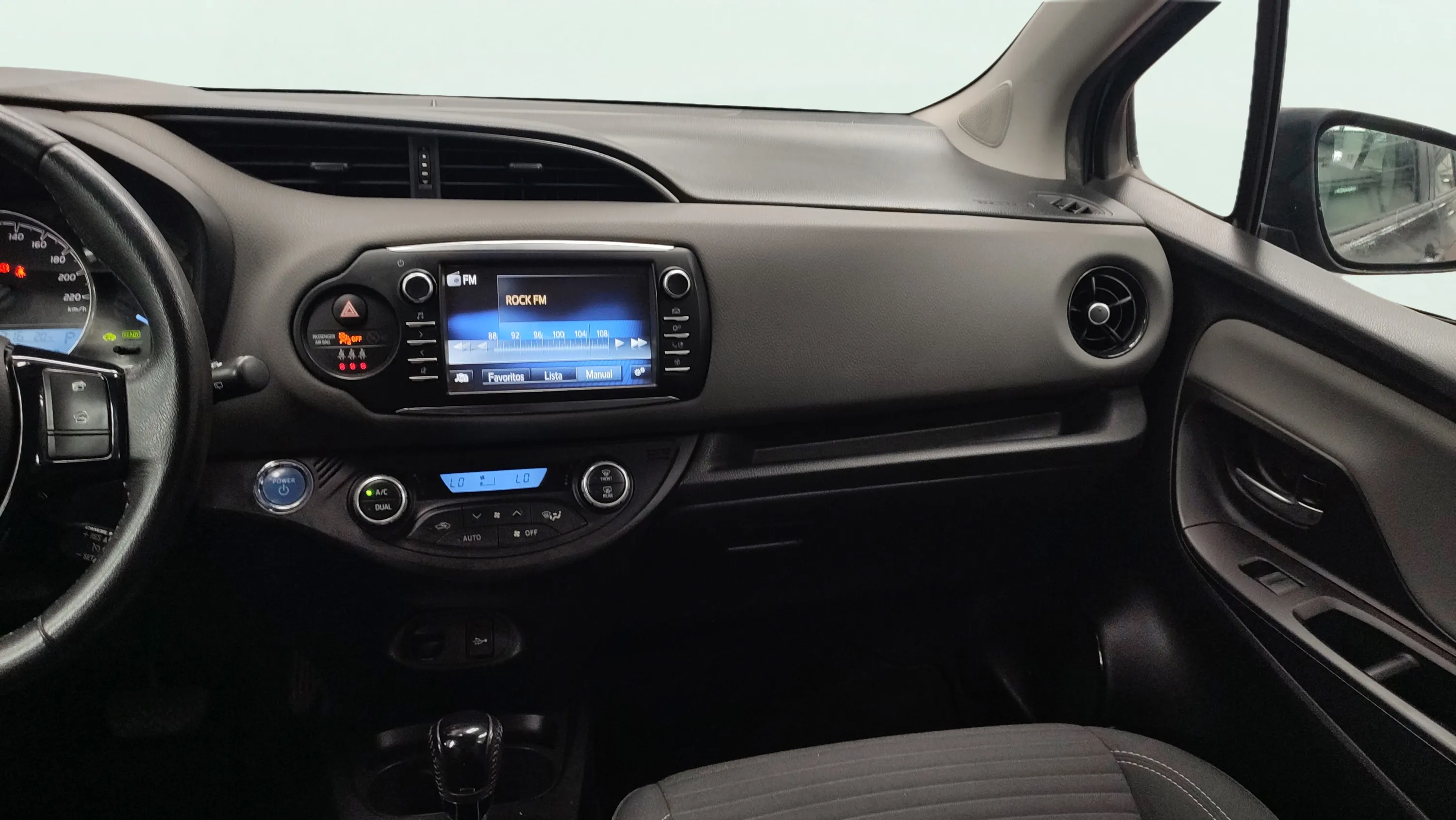 Toyota Yaris 1.5 100H Active - foto 12