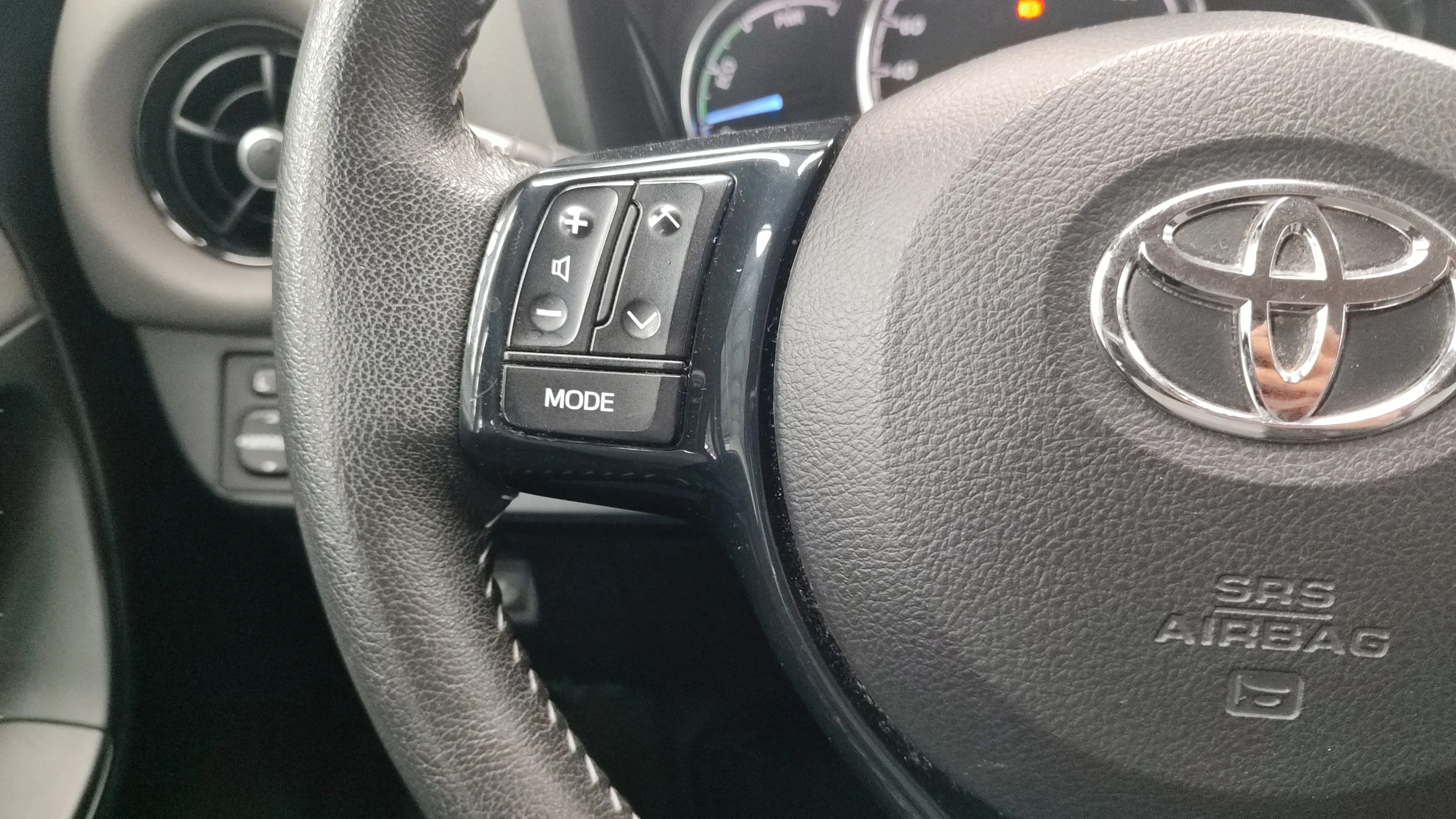 Toyota Yaris 1.5 100H Active - foto 15