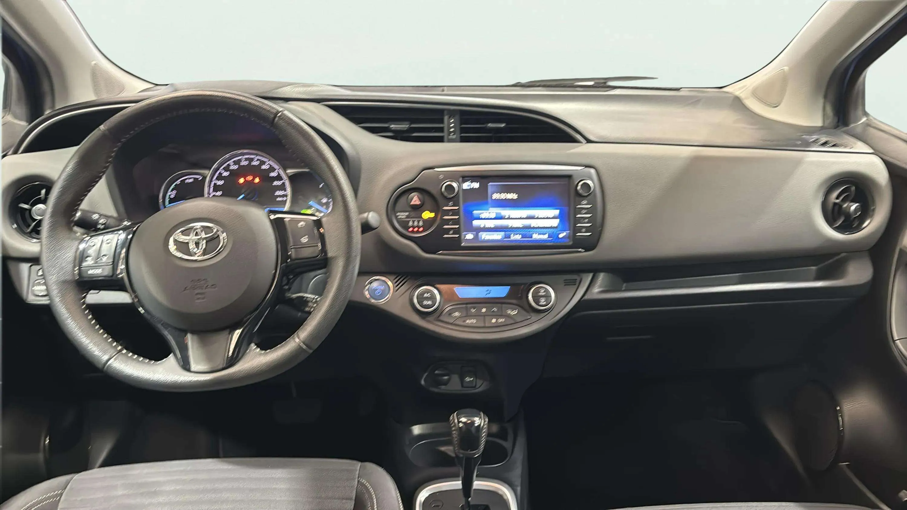 Toyota Yaris 1.5 100H Active - foto 10