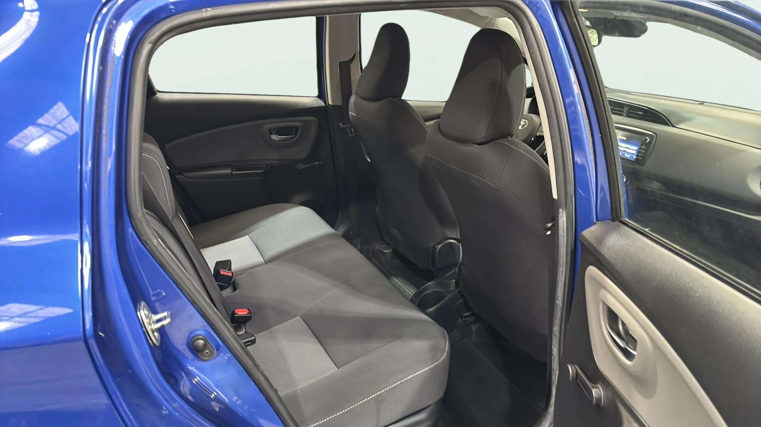 Toyota Yaris 1.5 100H Active - foto 20