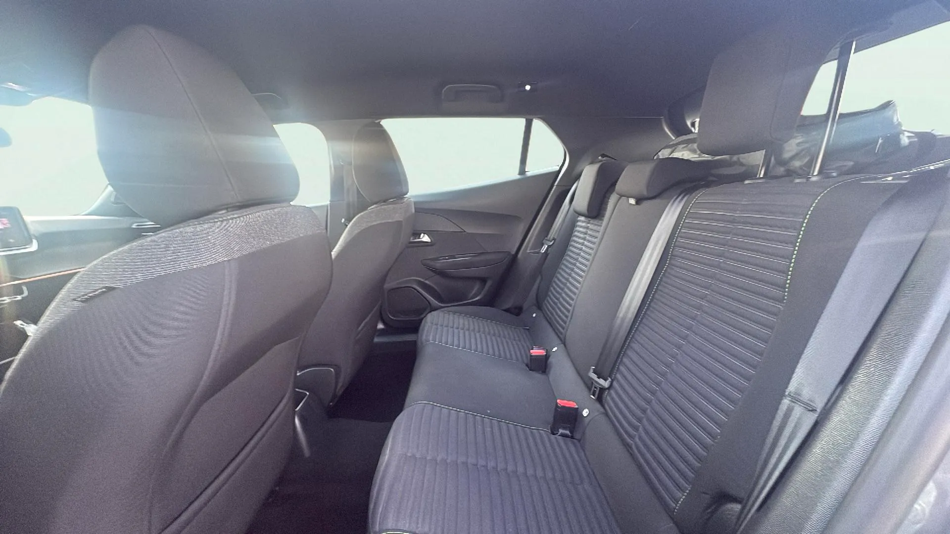 Peugeot 2008 Active PureTech 100 - foto 17