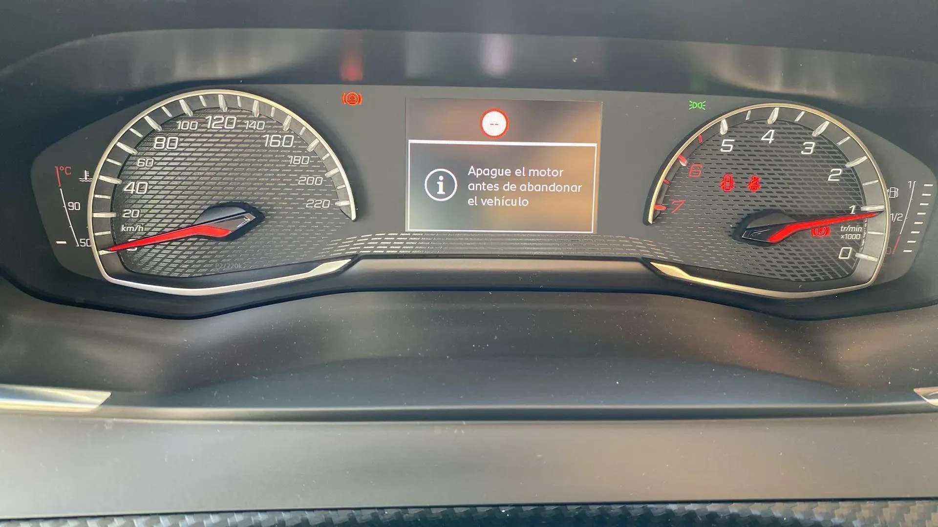 Peugeot 2008 Active PureTech 100 - foto 10
