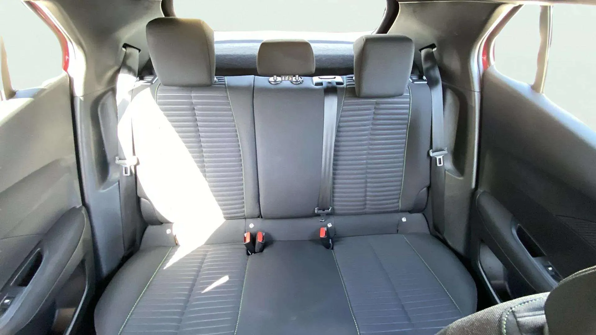 Peugeot 2008 Active PureTech 100 - foto 21