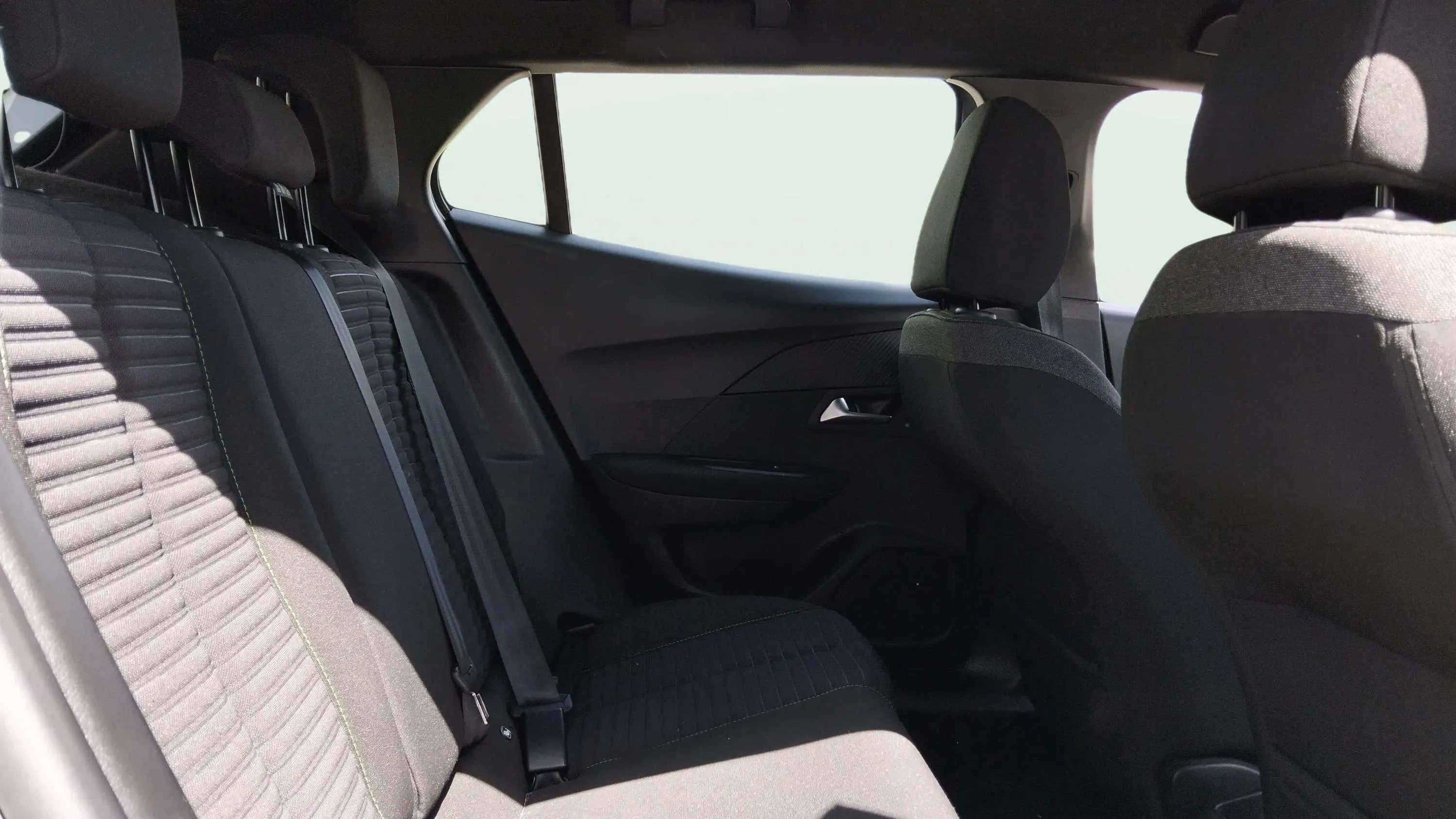 Peugeot 2008 Active PureTech 100 - foto 10
