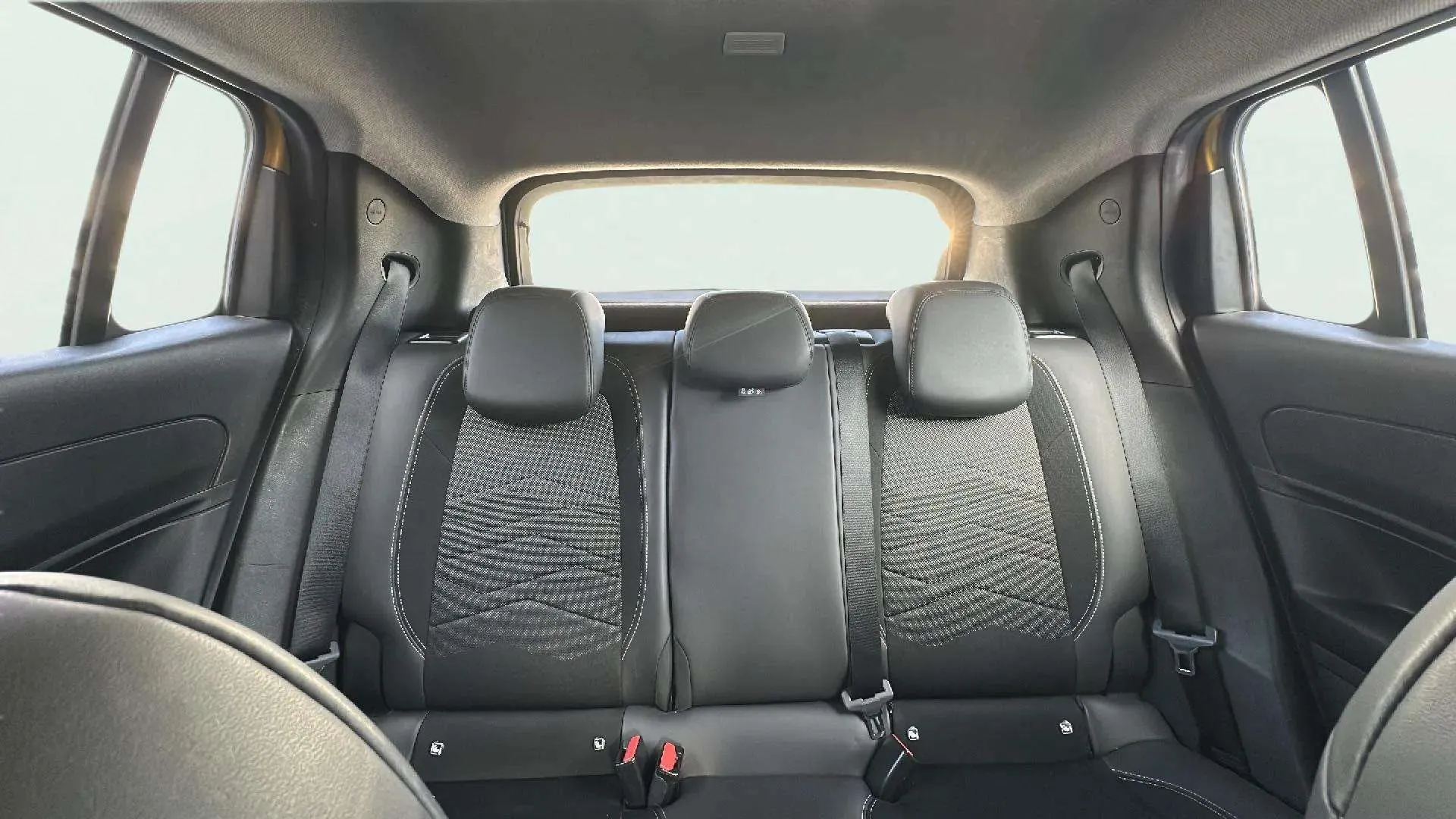 Jeep Avenger 1.2 G 1st Edition - foto 11