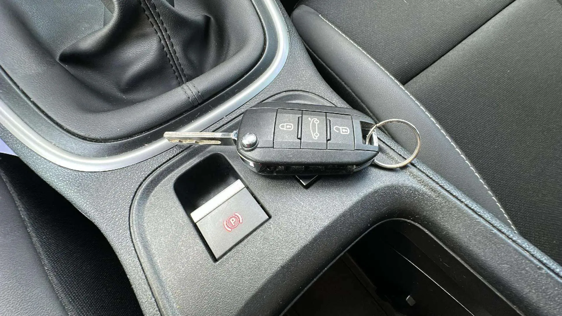 Jeep Avenger 1.2 G 1st Edition - foto 14