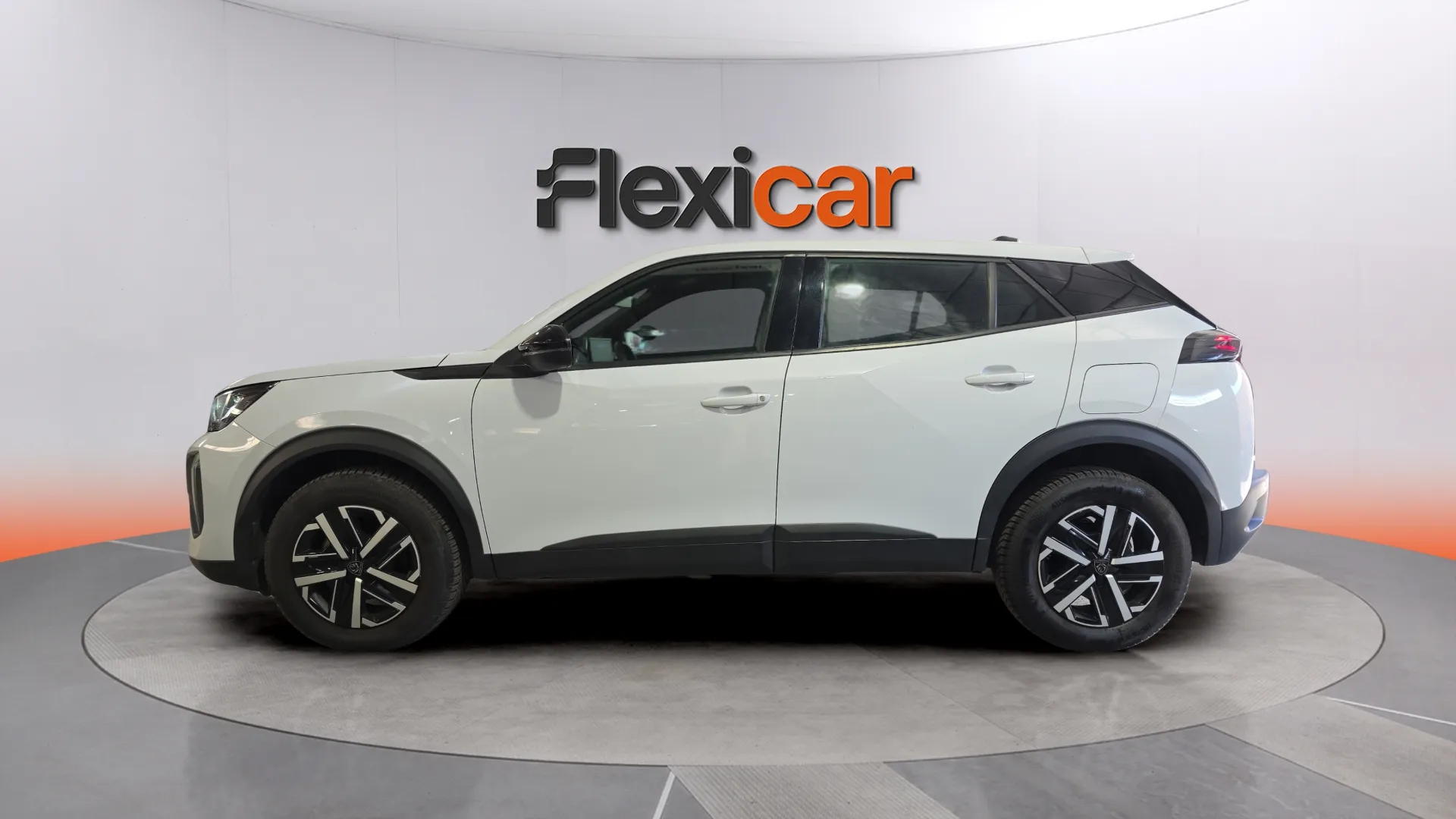 Peugeot 2008 Allure Pack PureTech 130 EAT8 - foto 4