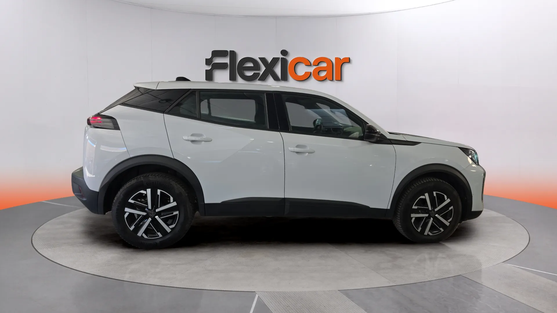 Peugeot 2008 Allure Pack PureTech 130 EAT8 - foto 8