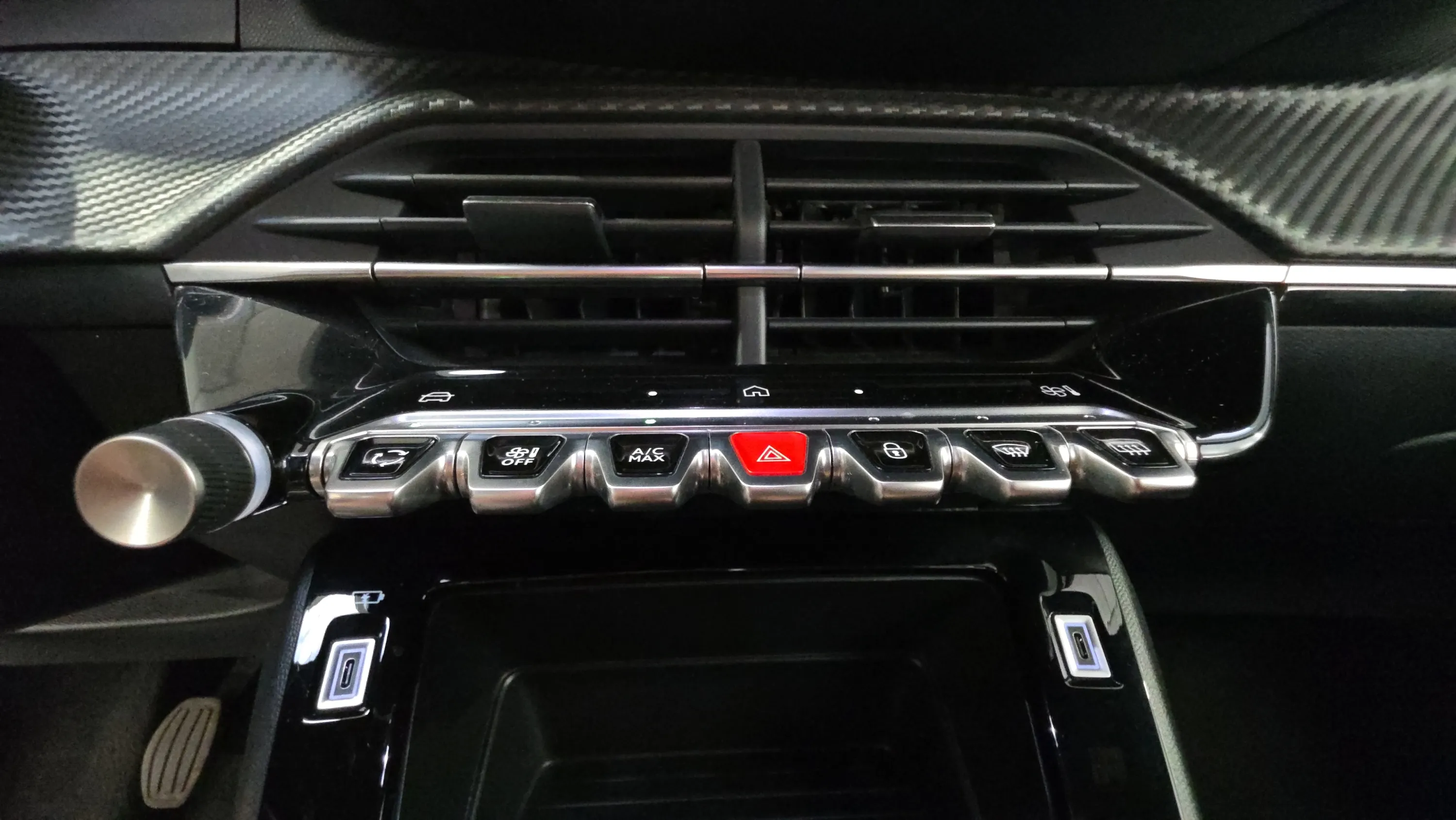 Peugeot 2008 Allure Pack PureTech 130 EAT8 - foto 15