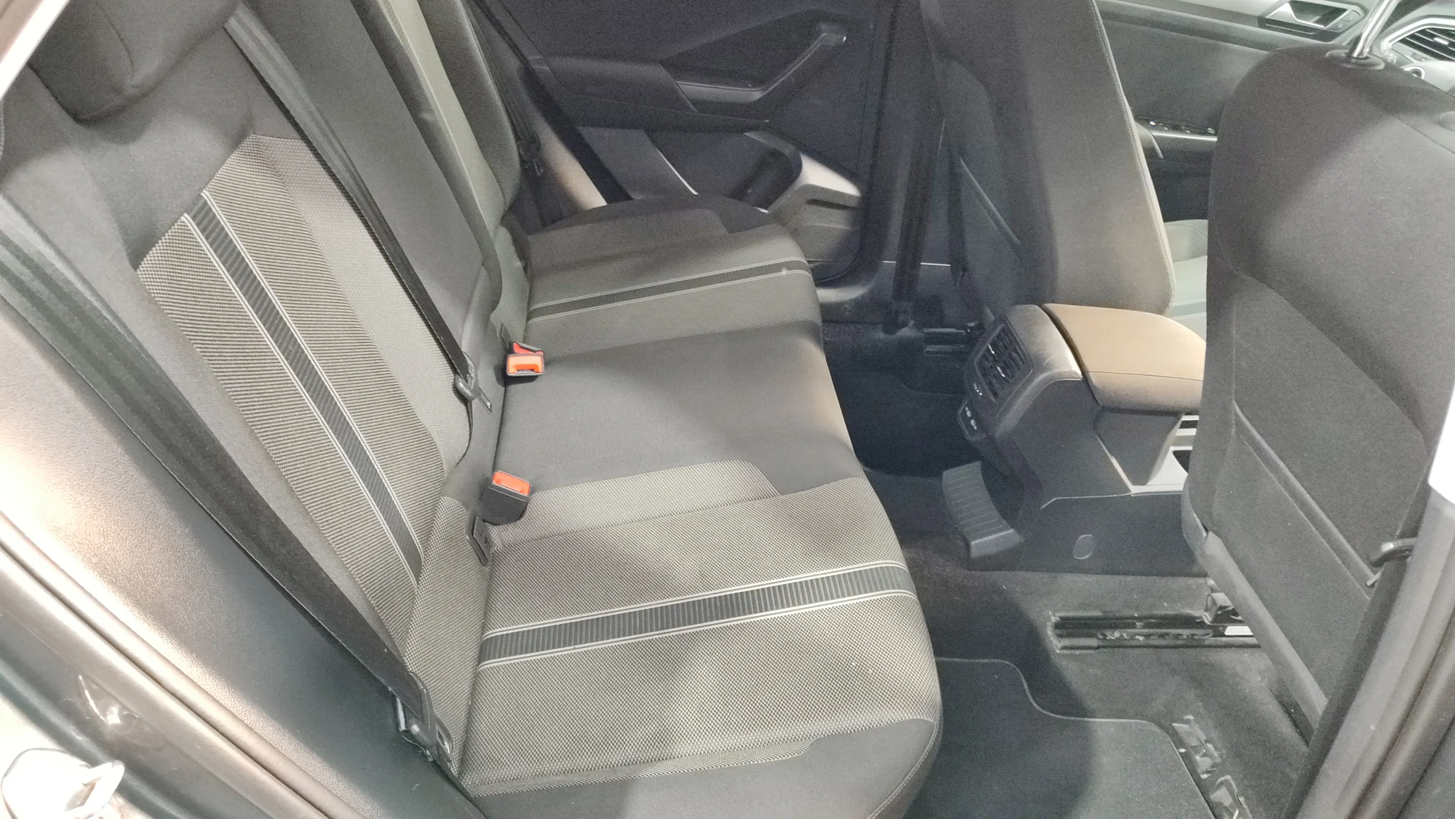 Volkswagen T-Roc Advance 2.0 TDI DSG - foto 25