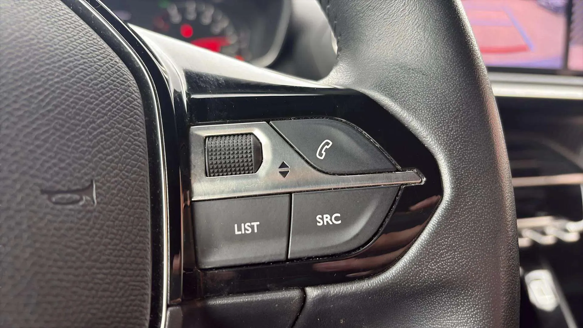 Peugeot 2008 Active Pack PureTech 100 - foto 17