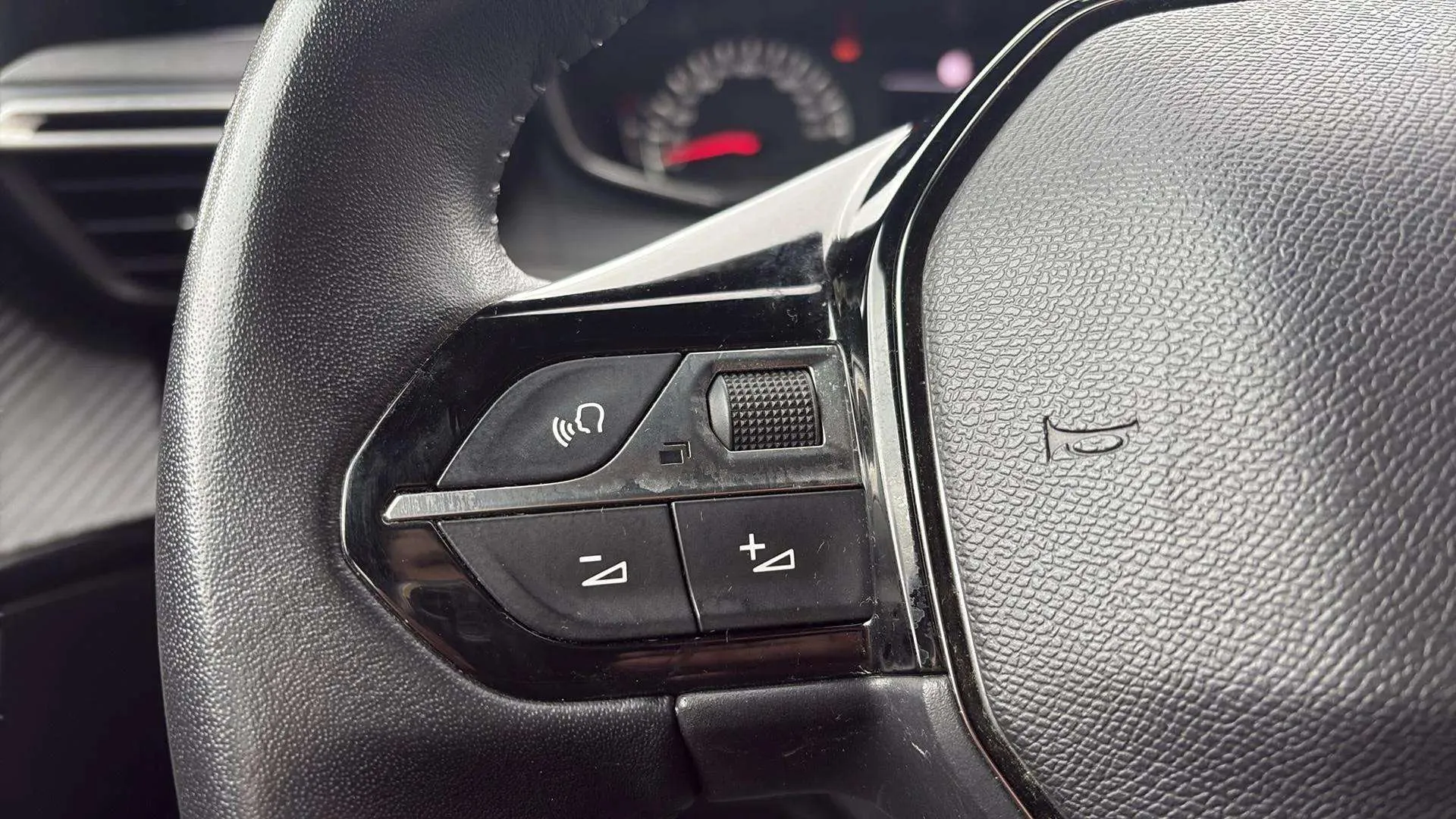 Peugeot 2008 Active Pack PureTech 100 - foto 16