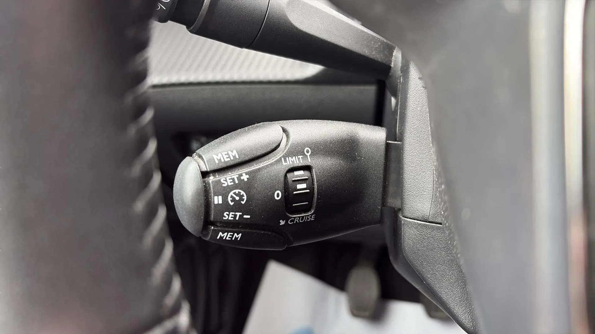 Peugeot 2008 Active Pack PureTech 100 - foto 18